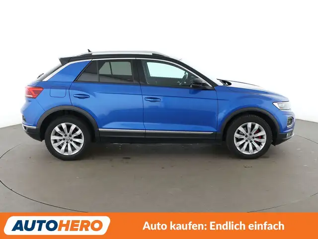 Volkswagen T-Roc view 7