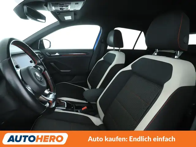 Volkswagen T-Roc view 10
