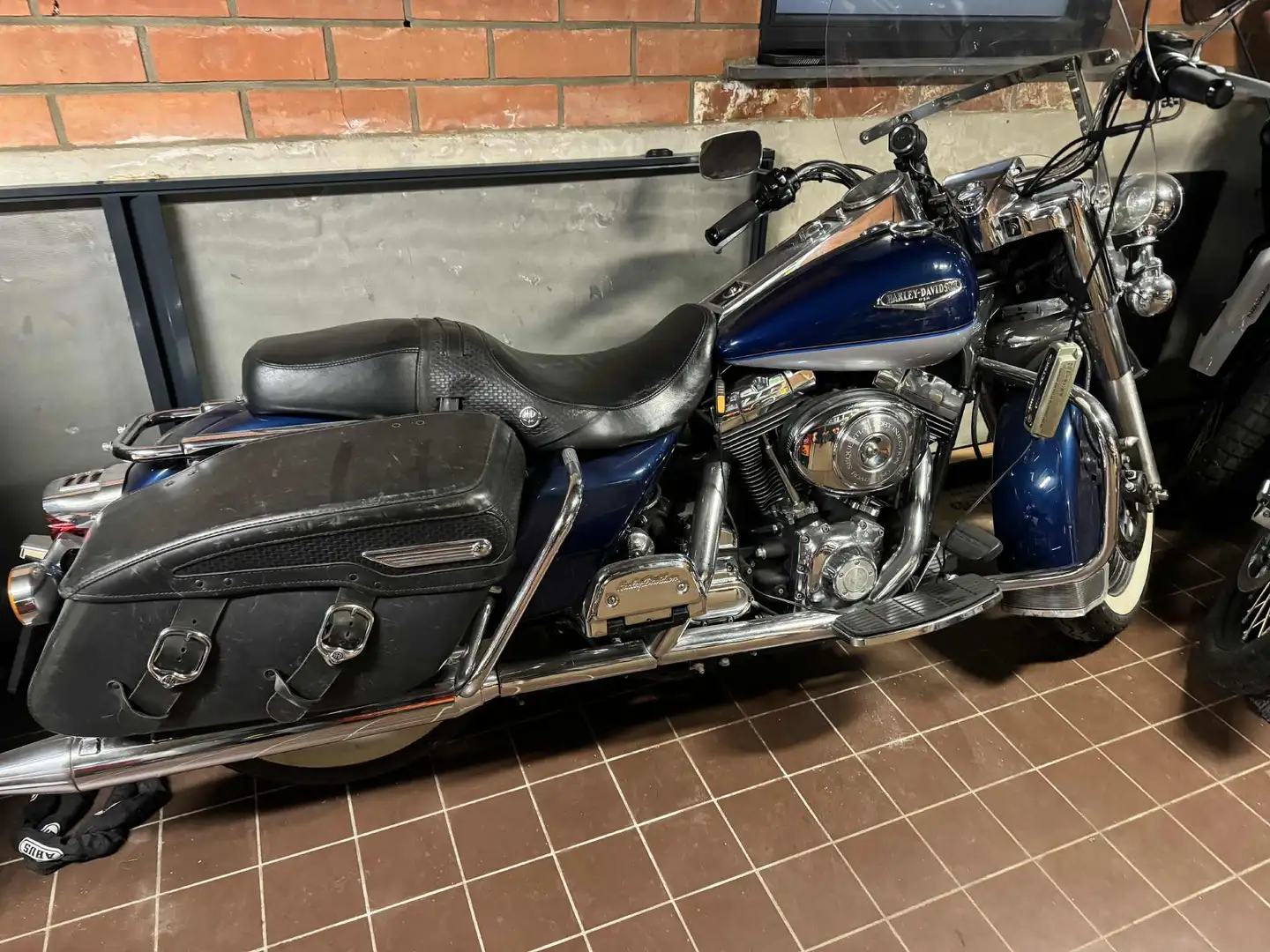Harley-Davidson Road King Classic Blauw - 1