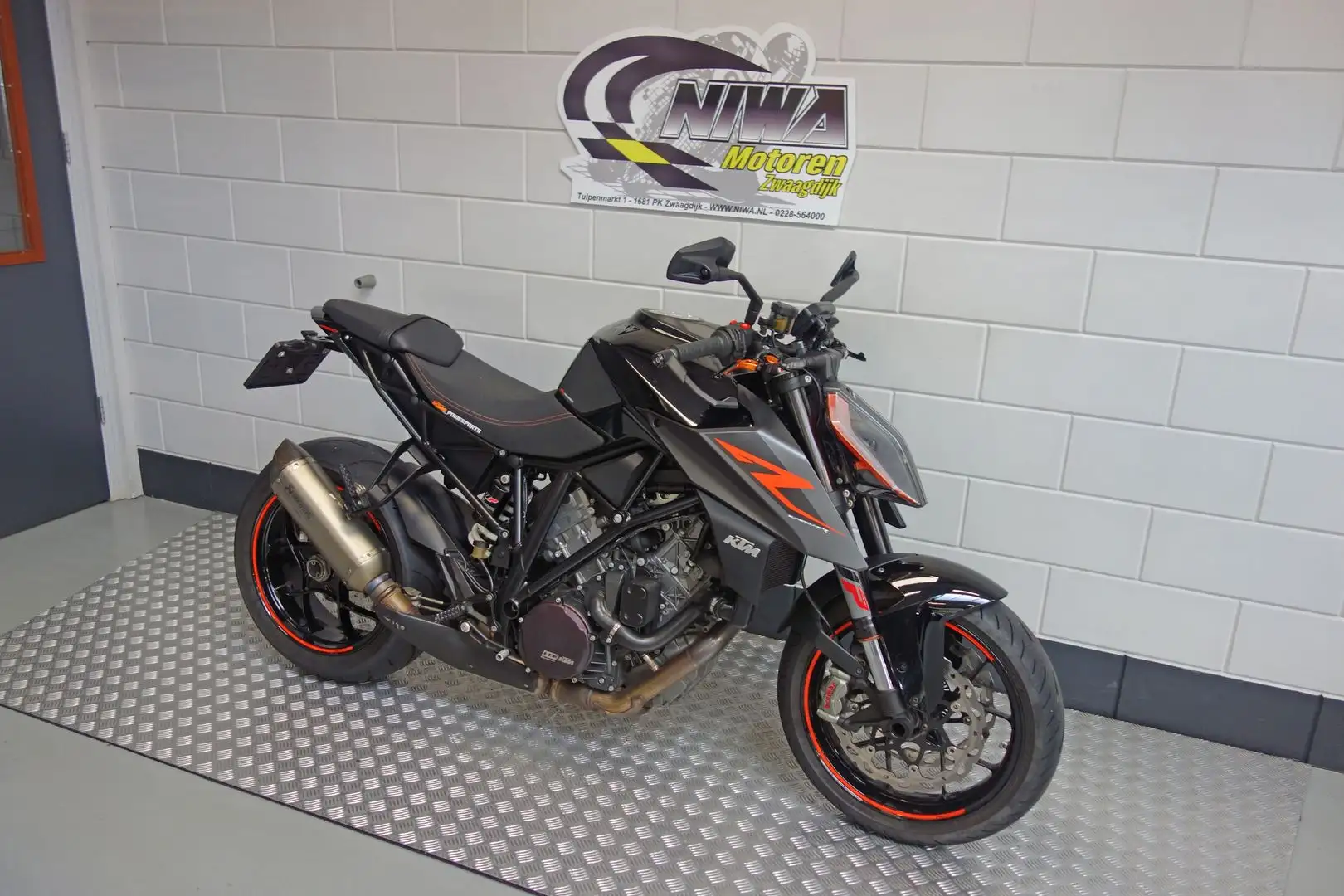 KTM 1290 Super Duke R Zwart - 2