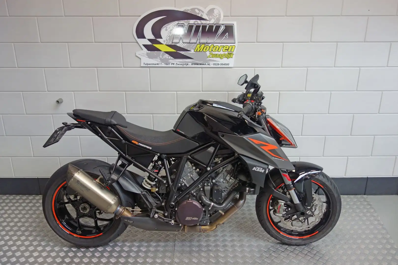 KTM 1290 Super Duke R Zwart - 1