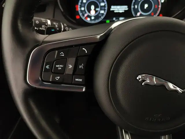 Jaguar E-Pace view 14