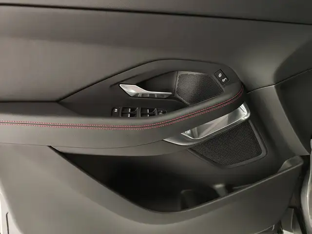 Jaguar E-Pace view 12