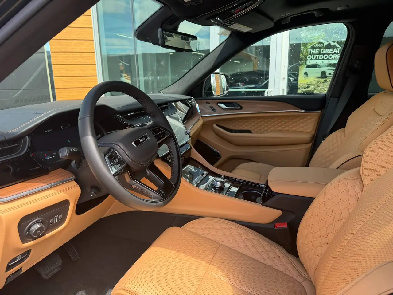 Jeep Grand Cherokee снимка Jeep Grand Cherokee