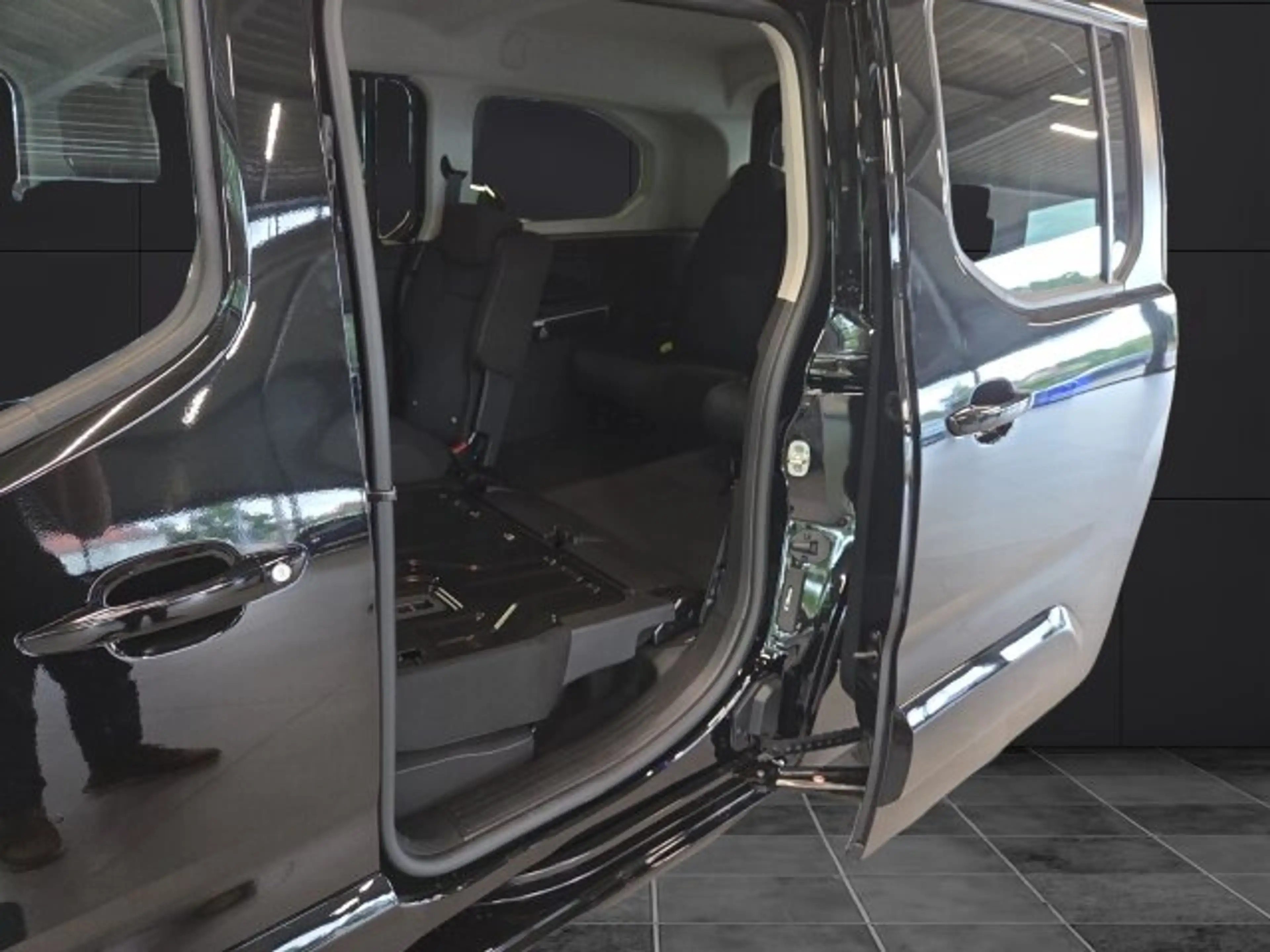 Fiat Qubo Qubo L 7-Sitzer ICON 1.5 Diesel 130PS AT BAR TZ — photo 10