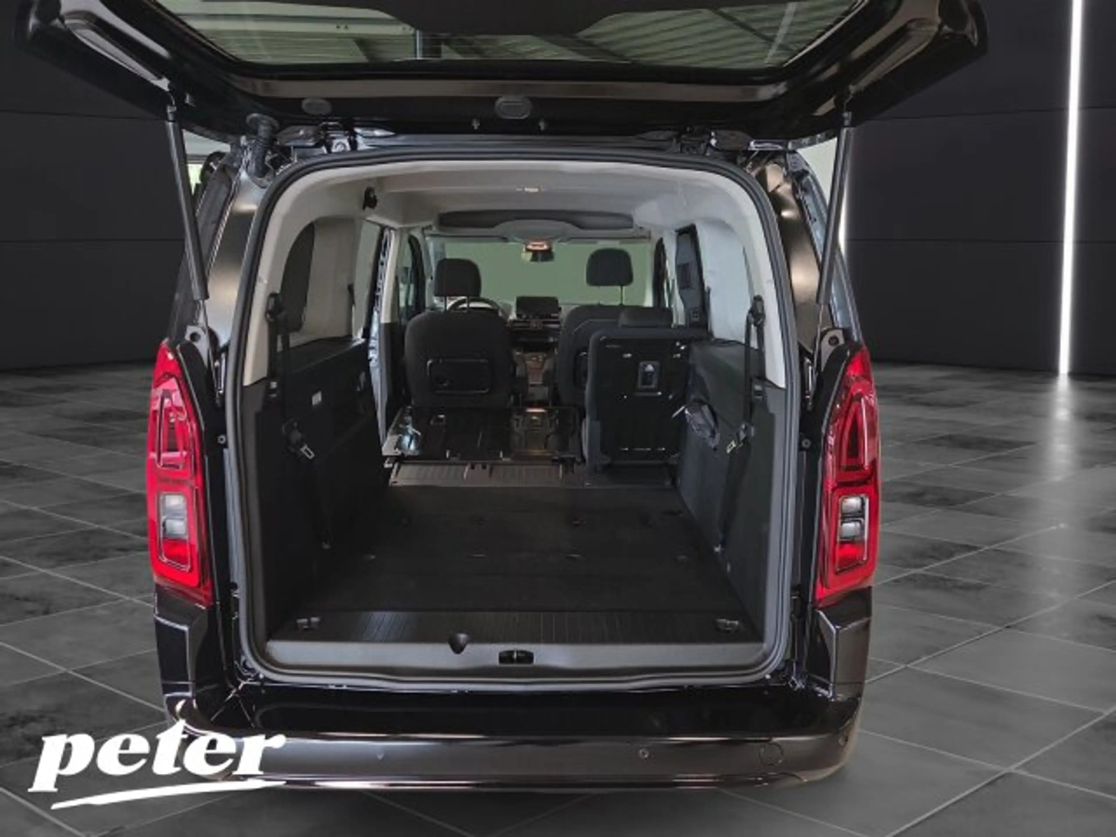 Fiat Qubo Qubo L 7-Sitzer ICON 1.5 Diesel 130PS AT BAR TZ — photo 11