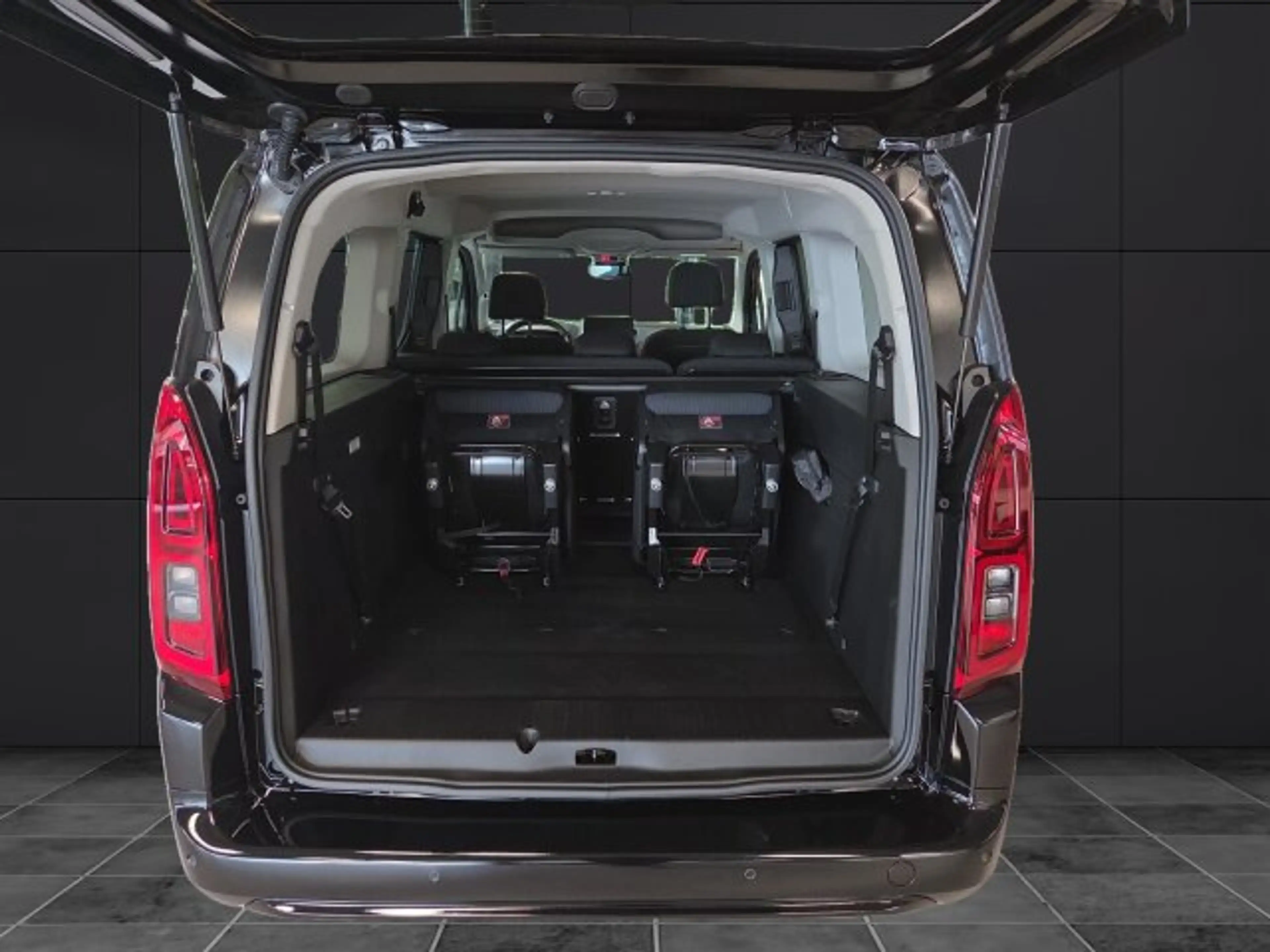 Fiat Qubo Qubo L 7-Sitzer ICON 1.5 Diesel 130PS AT BAR TZ — photo 12