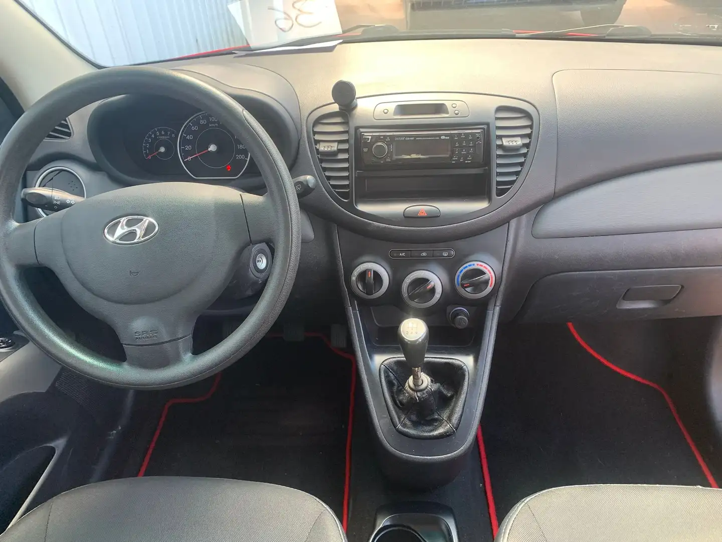 Hyundai i10 i10 1.1 Comfort Rosso - 2