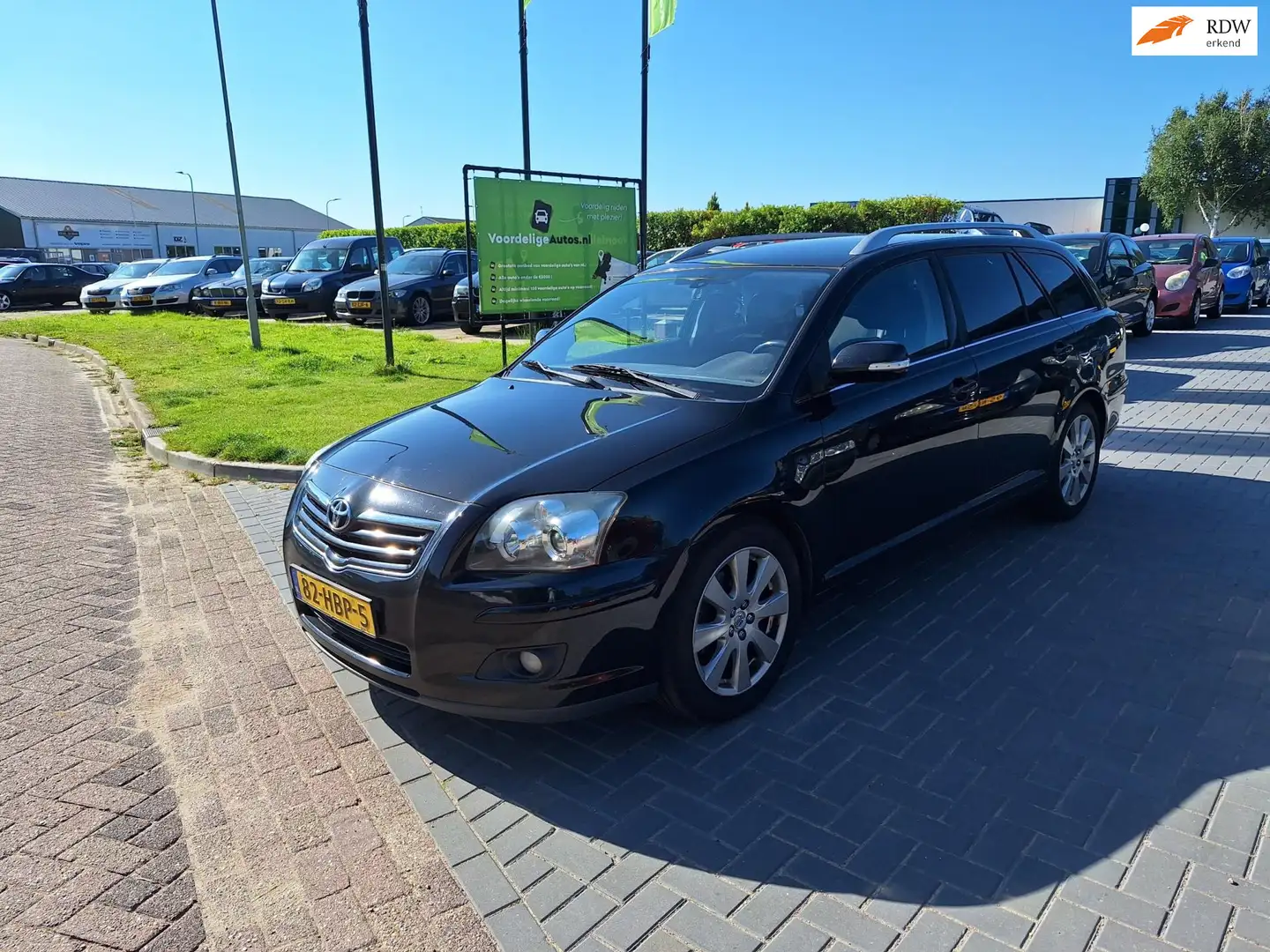 Toyota Avensis Wagon 2.0 D-4D Luna Business / APK december 2025 Negro - 1