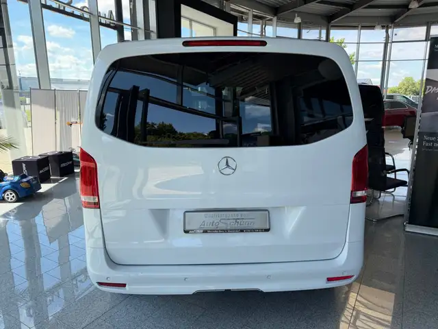 Mercedes-Benz Vito view 5