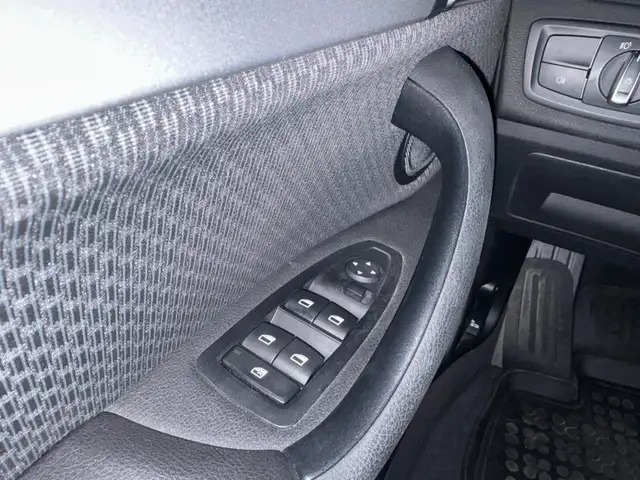BMW X1 view 13