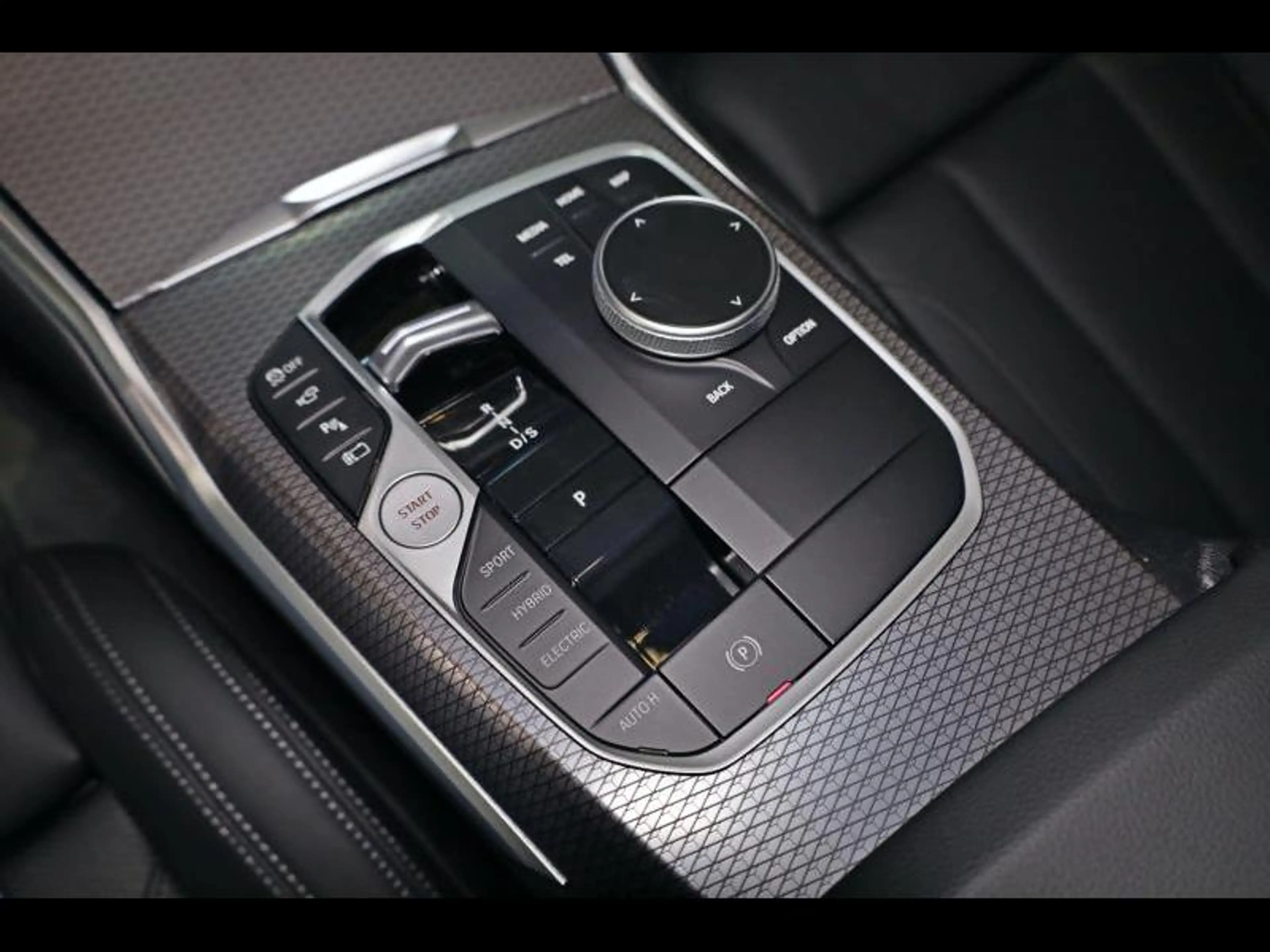 BMW 330 e xDrive Touring Kit M Sport — photo 13