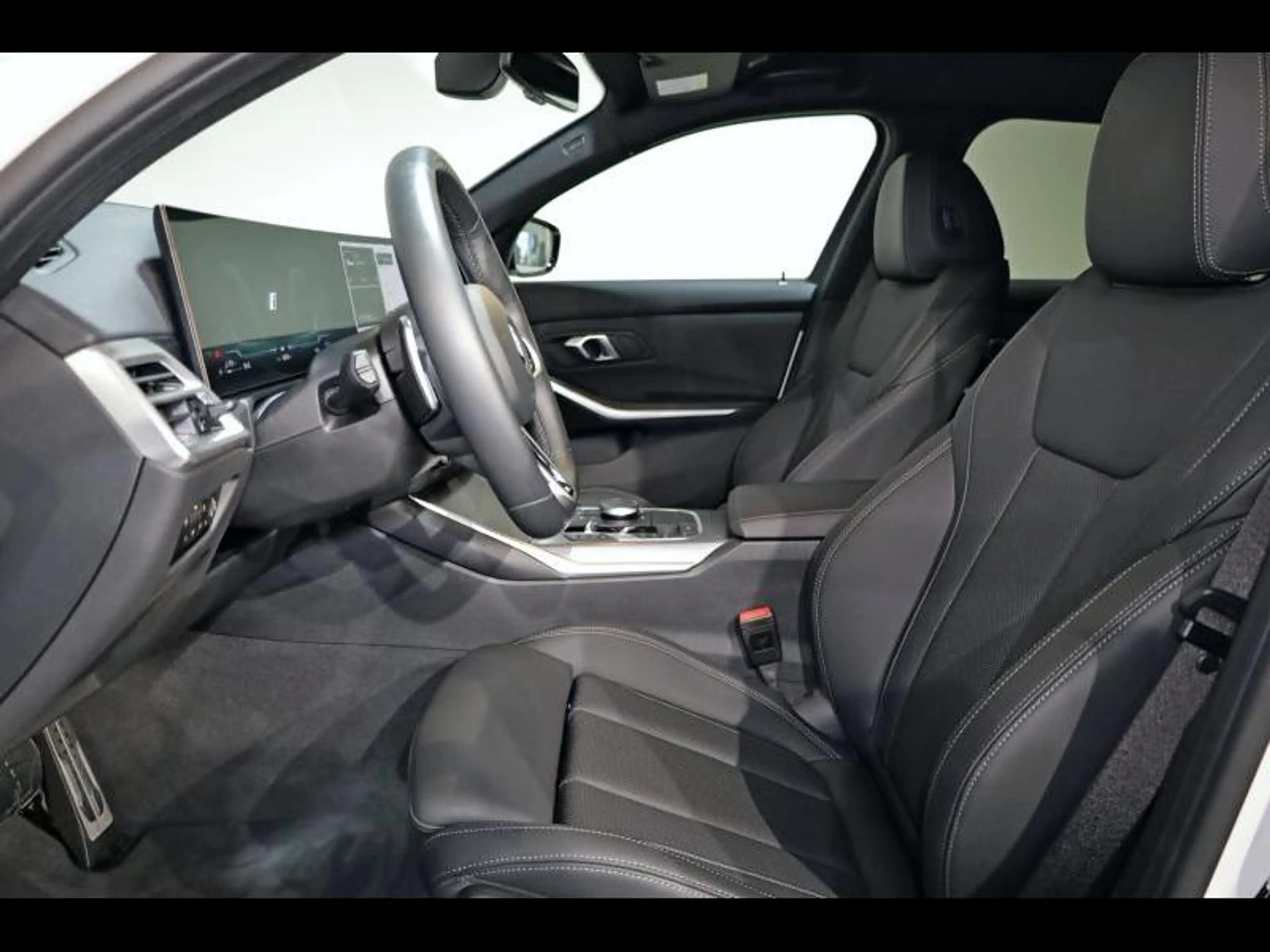 BMW 330 e xDrive Touring Kit M Sport — photo 9