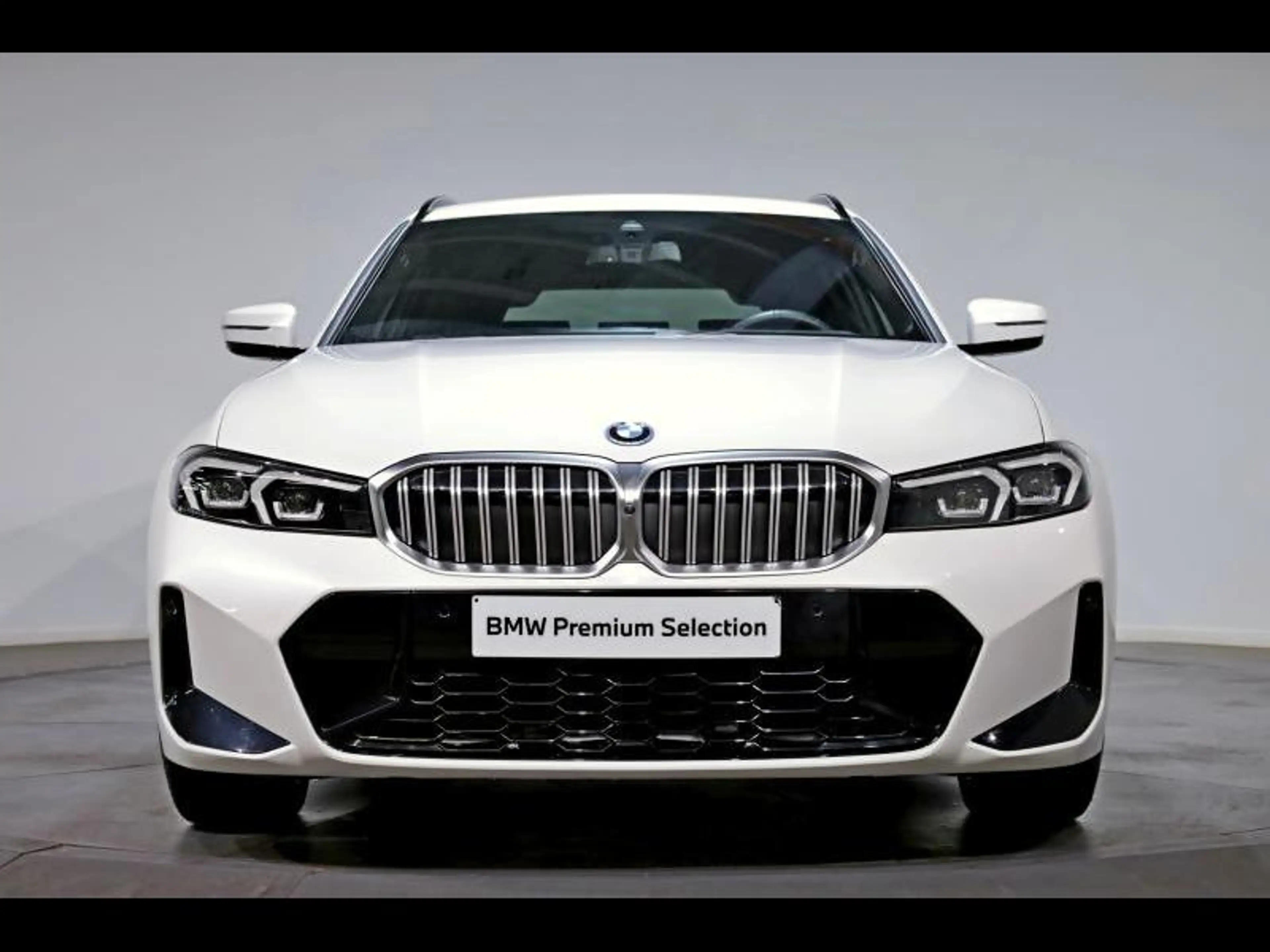 BMW 330 e xDrive Touring Kit M Sport — photo 2
