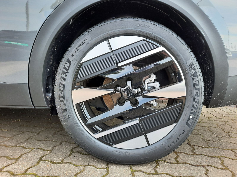 Peugeot 408 GT Exclusive eDSC  PDACH SH 360° KAM  ELHK — photo 6