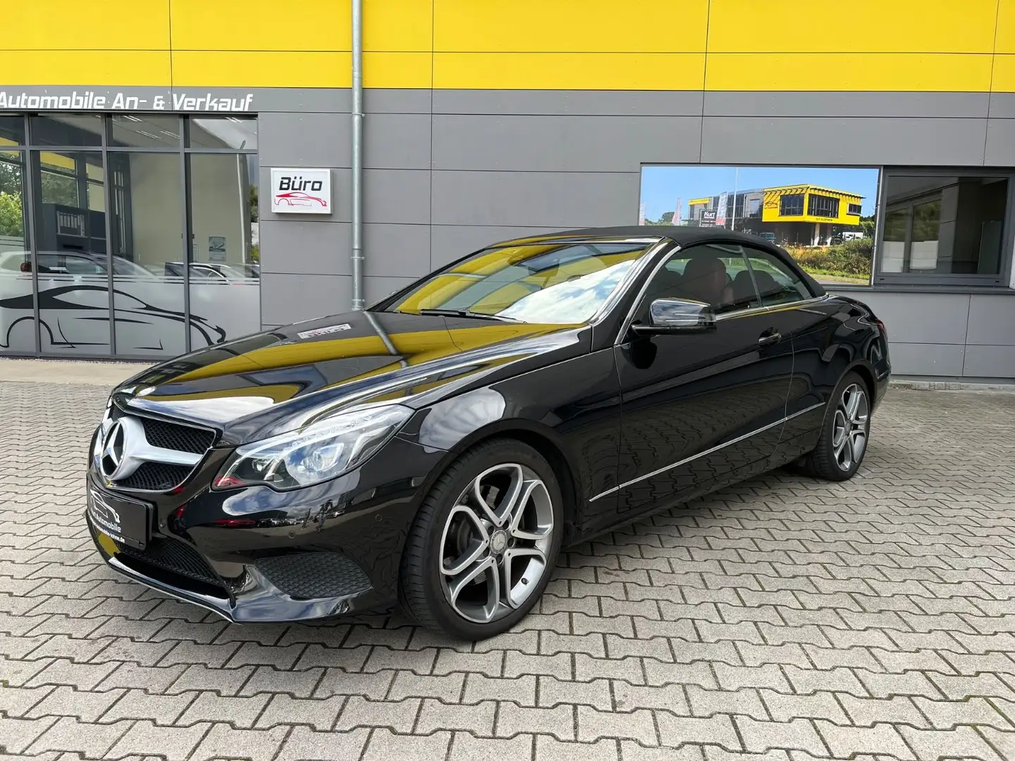 Mercedes-Benz E 220 E -Klasse Cabrio/LEDER/LED/NAVI/AUTOMATIK Schwarz - 2