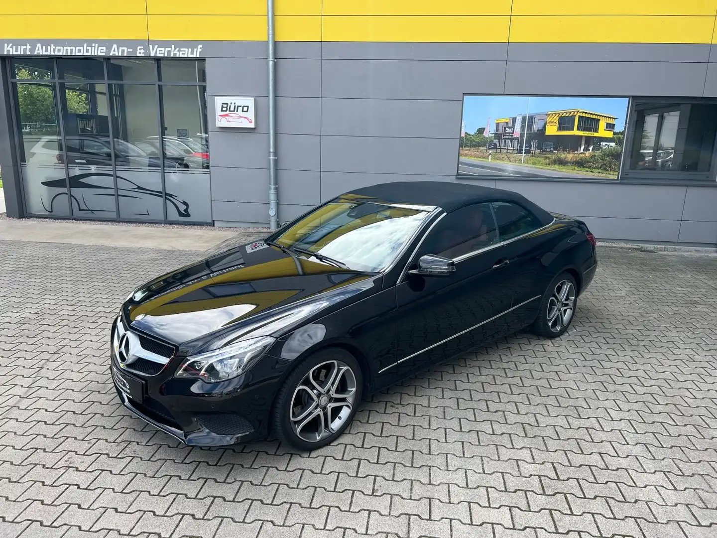 Mercedes-Benz E 220 E -Klasse Cabrio/LEDER/LED/NAVI/AUTOMATIK Schwarz - 1