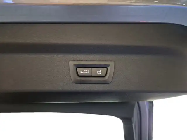 BMW X2 view 18
