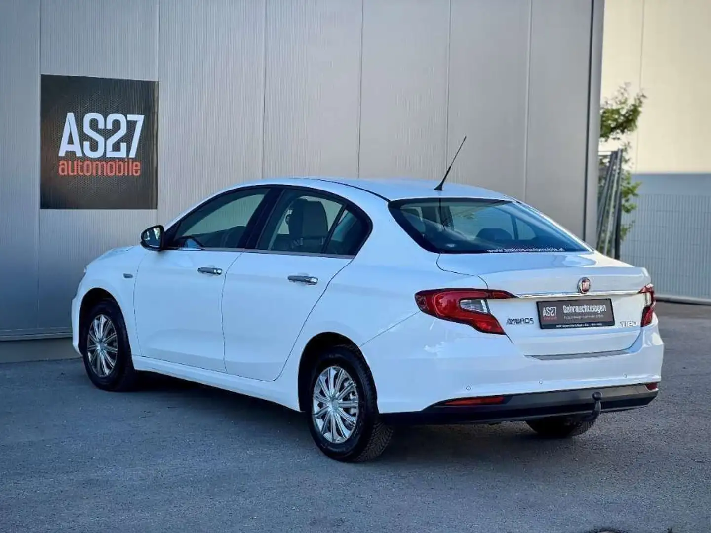 Fiat Tipo 1,3 MultiJet II 95 Lounge Weiß - 2