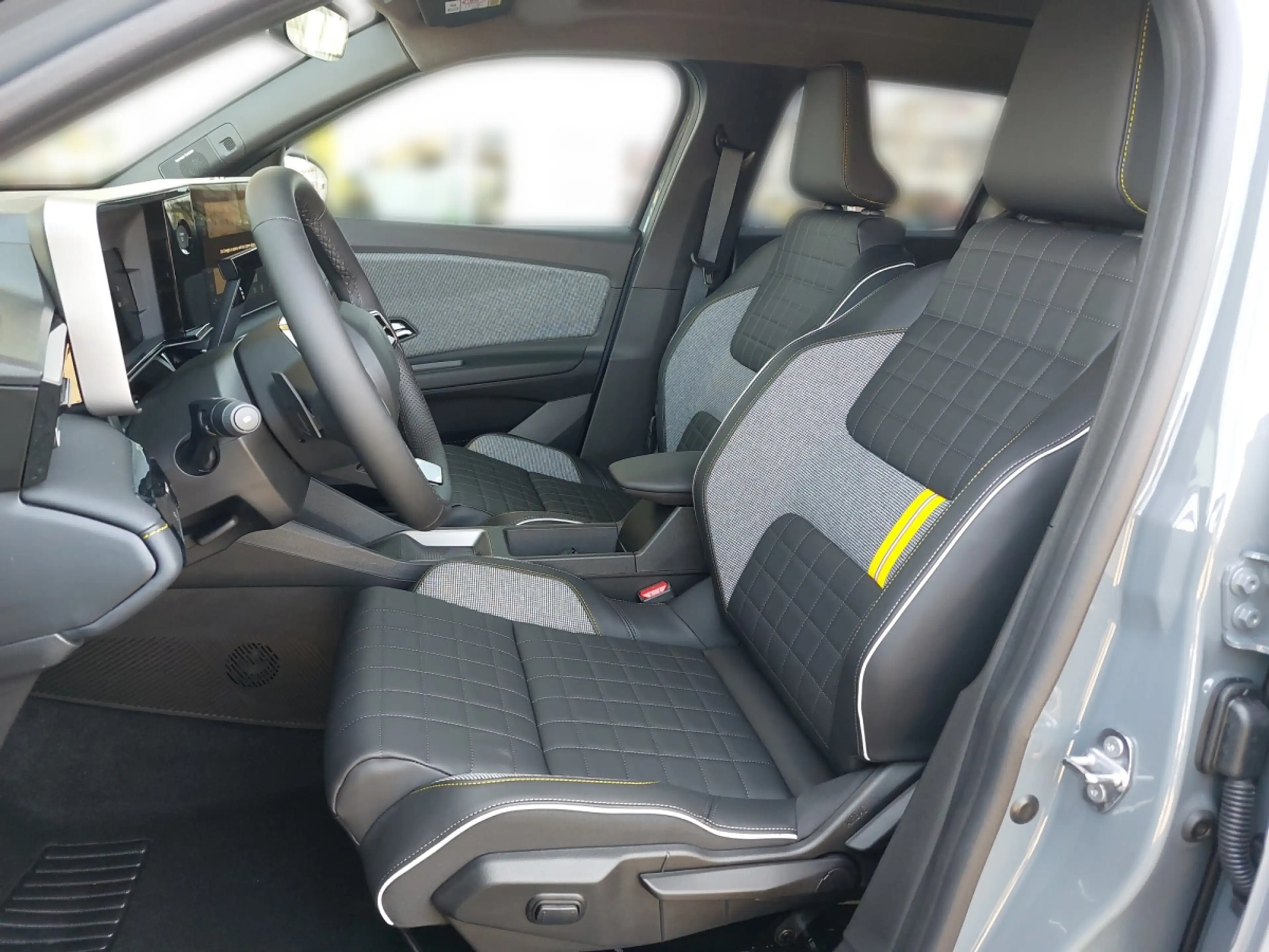 Renault R 4 E-Tech 150 PS 52kWh Comfort Range Iconic Plein Sud — photo 5