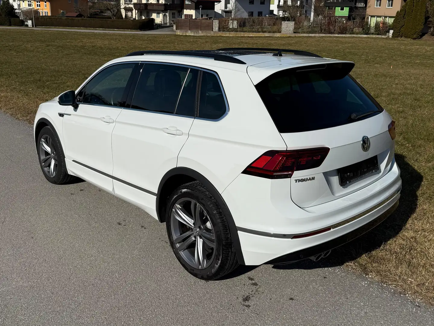 Volkswagen Tiguan Tiguan 1,5 TSI ACT Sky Sky Weiß - 2