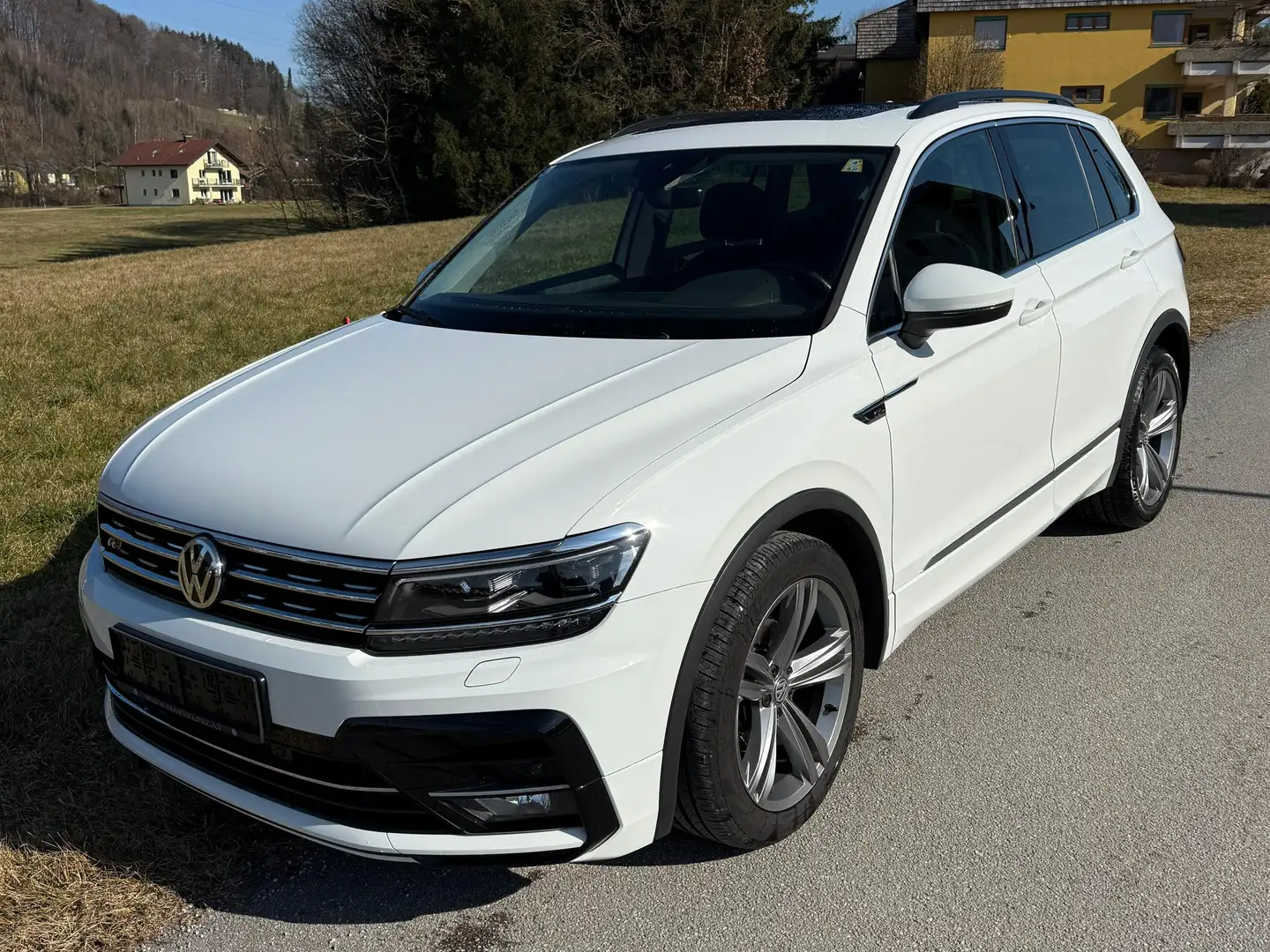 Volkswagen Tiguan Tiguan 1,5 TSI ACT Sky Sky Weiß - 1