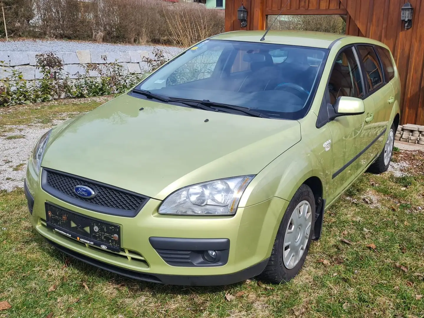 Ford Focus Focus Traveller Trend  1,6 TDCi Trend Grün - 1