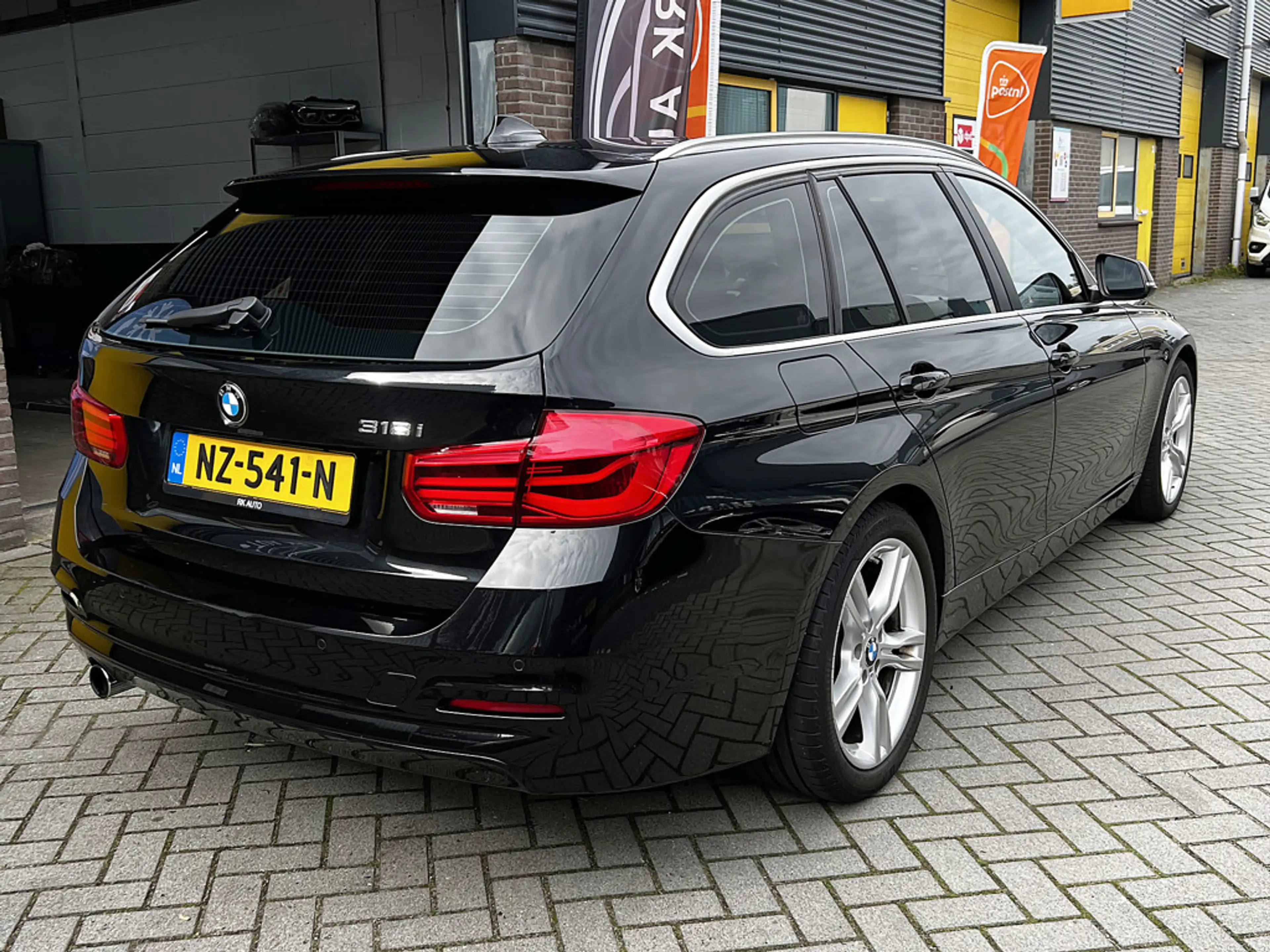 BMW 318 3-serie Touring 318i Executive — photo 3
