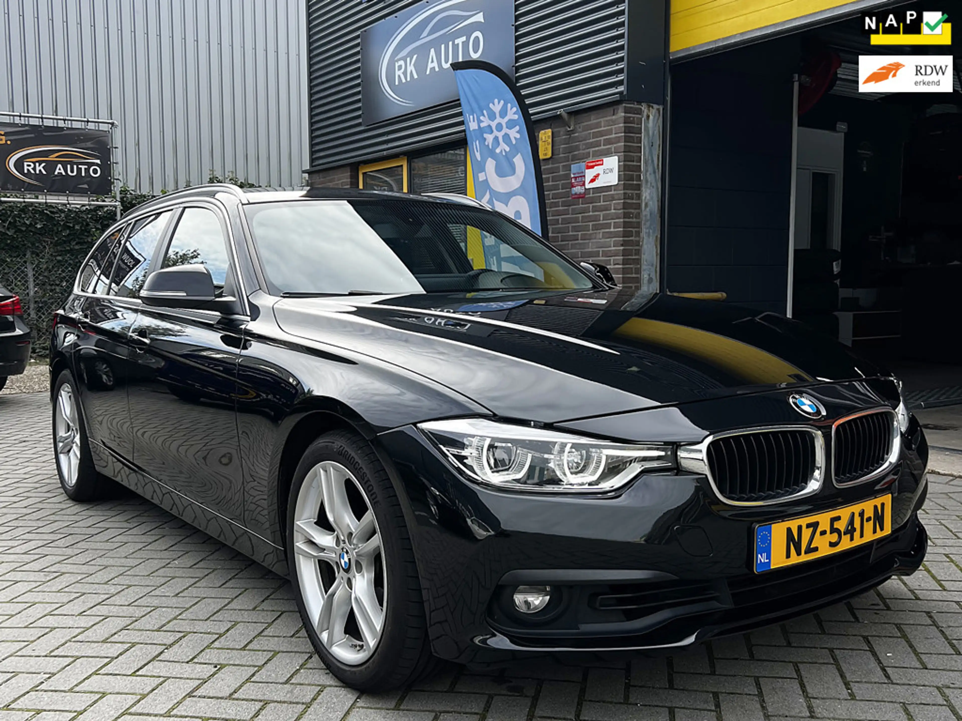 BMW 318 3-serie Touring 318i Executive