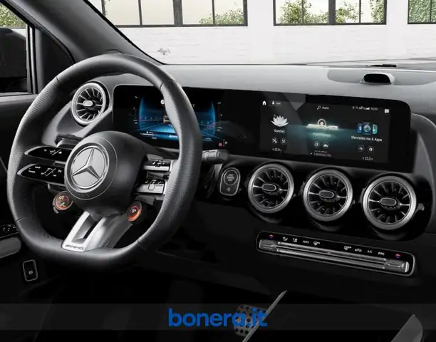 Mercedes-Benz GLA view 6
