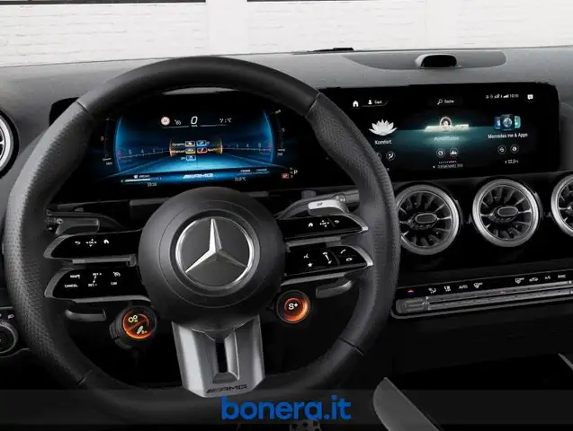 Mercedes-Benz GLA view 5