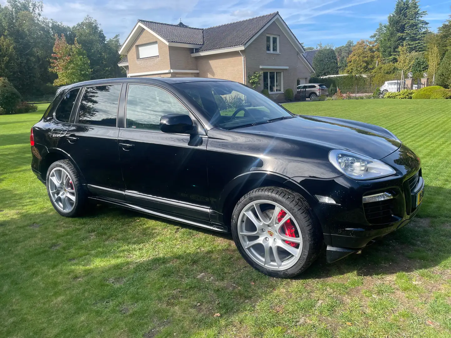 Porsche Cayenne 4.8 GTS Zwart - 1