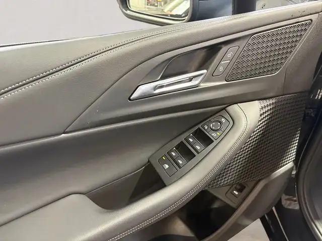 BMW 2 Series view 9