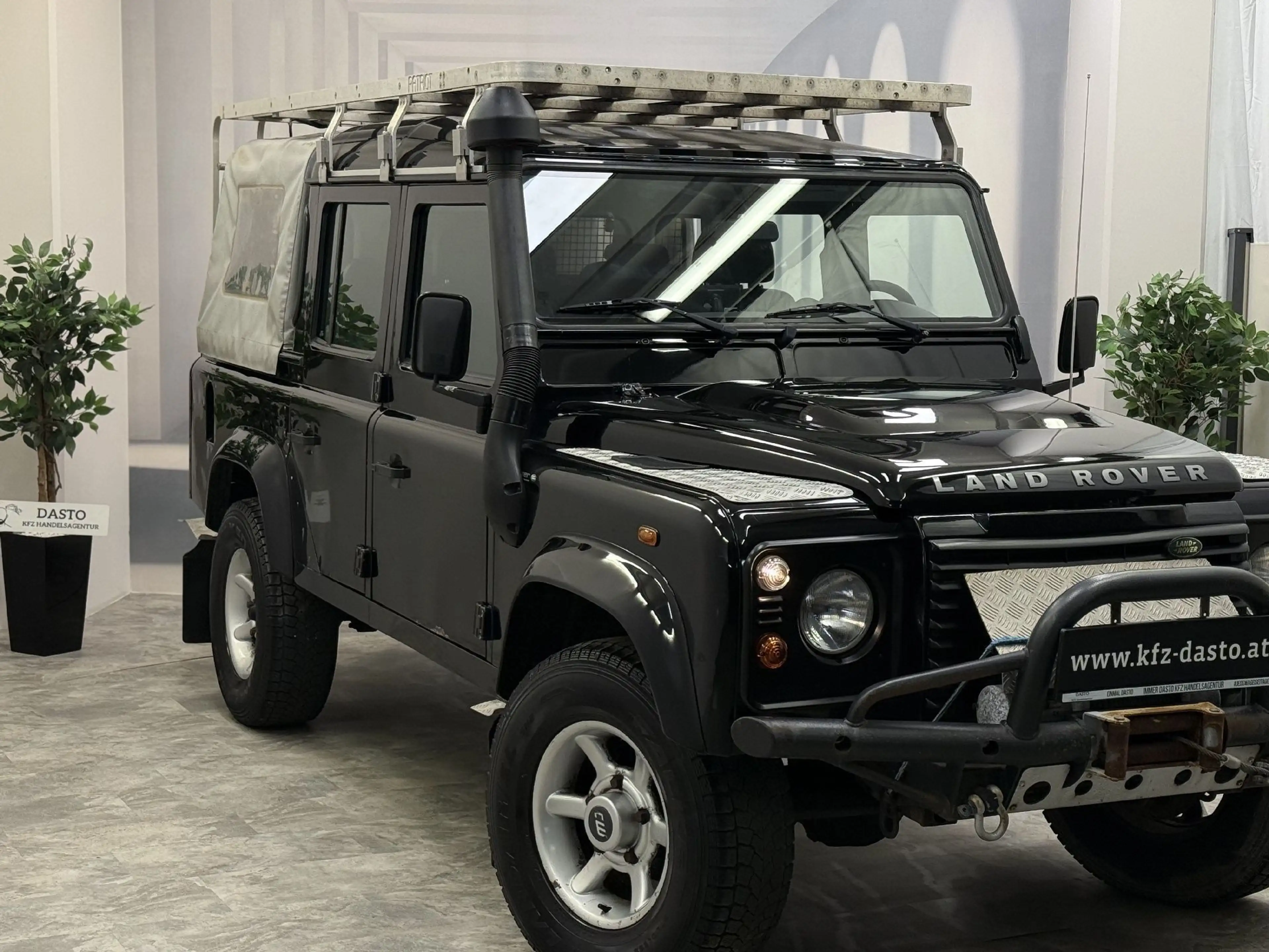 Land Rover Defender 110" DCPU S 2,4 TD__3500KG AHK — photo 3