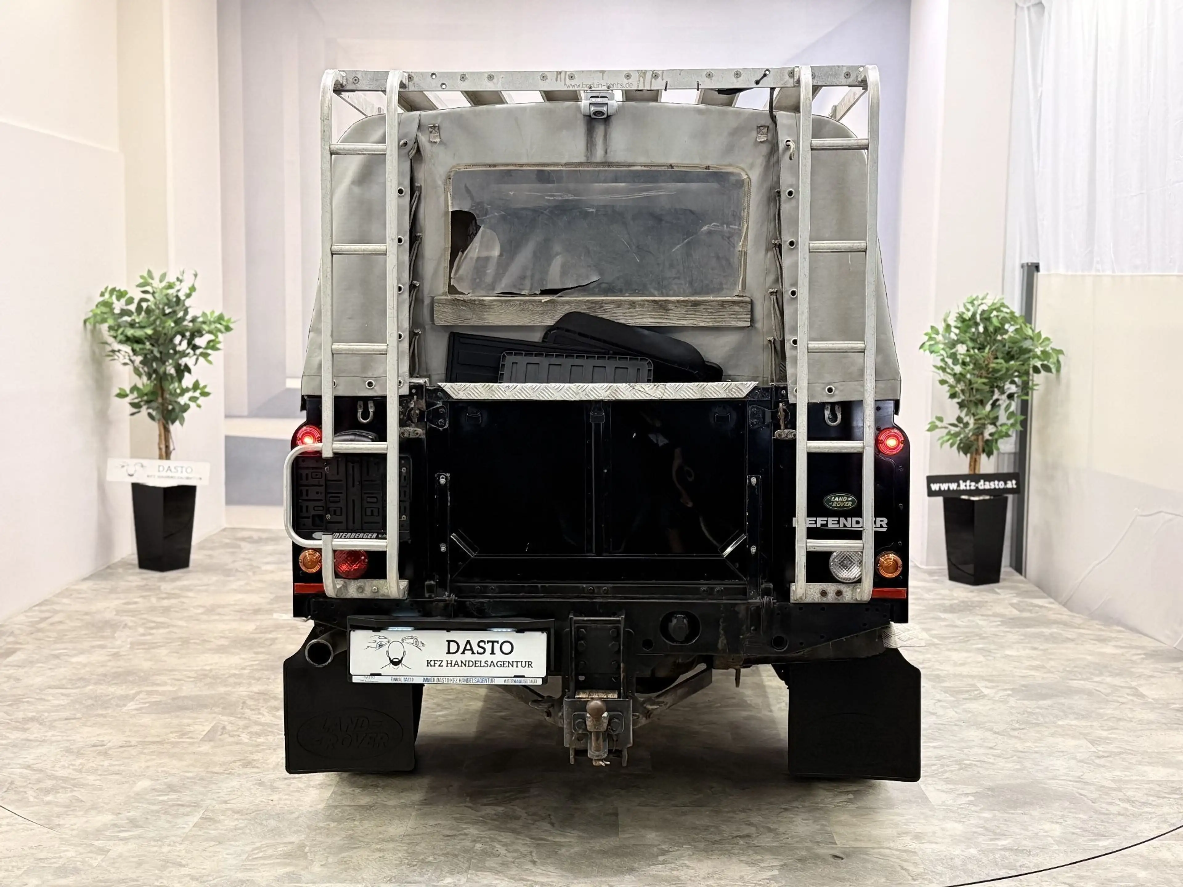 Land Rover Defender 110" DCPU S 2,4 TD__3500KG AHK — photo 7