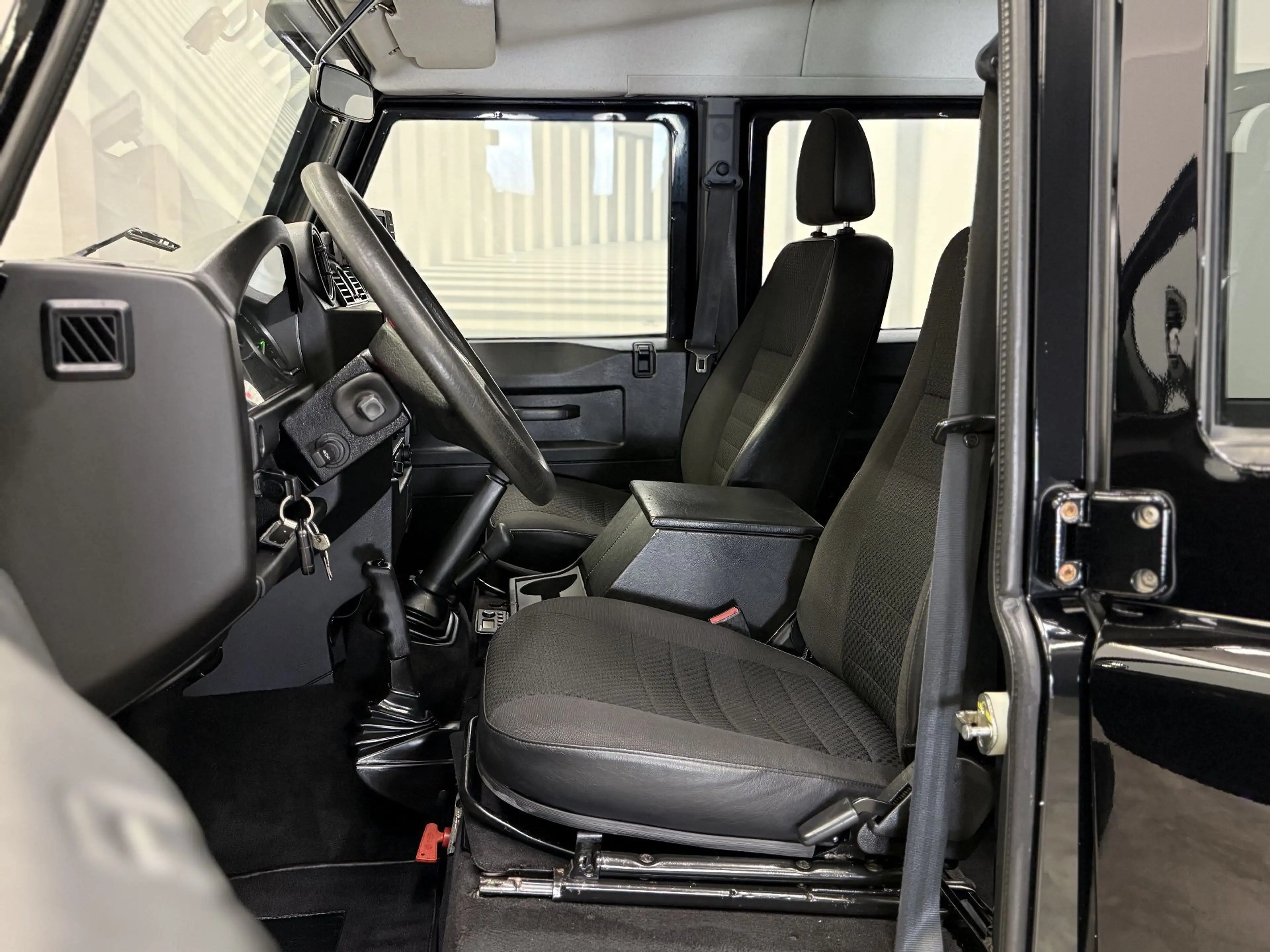 Land Rover Defender 110" DCPU S 2,4 TD__3500KG AHK — photo 15