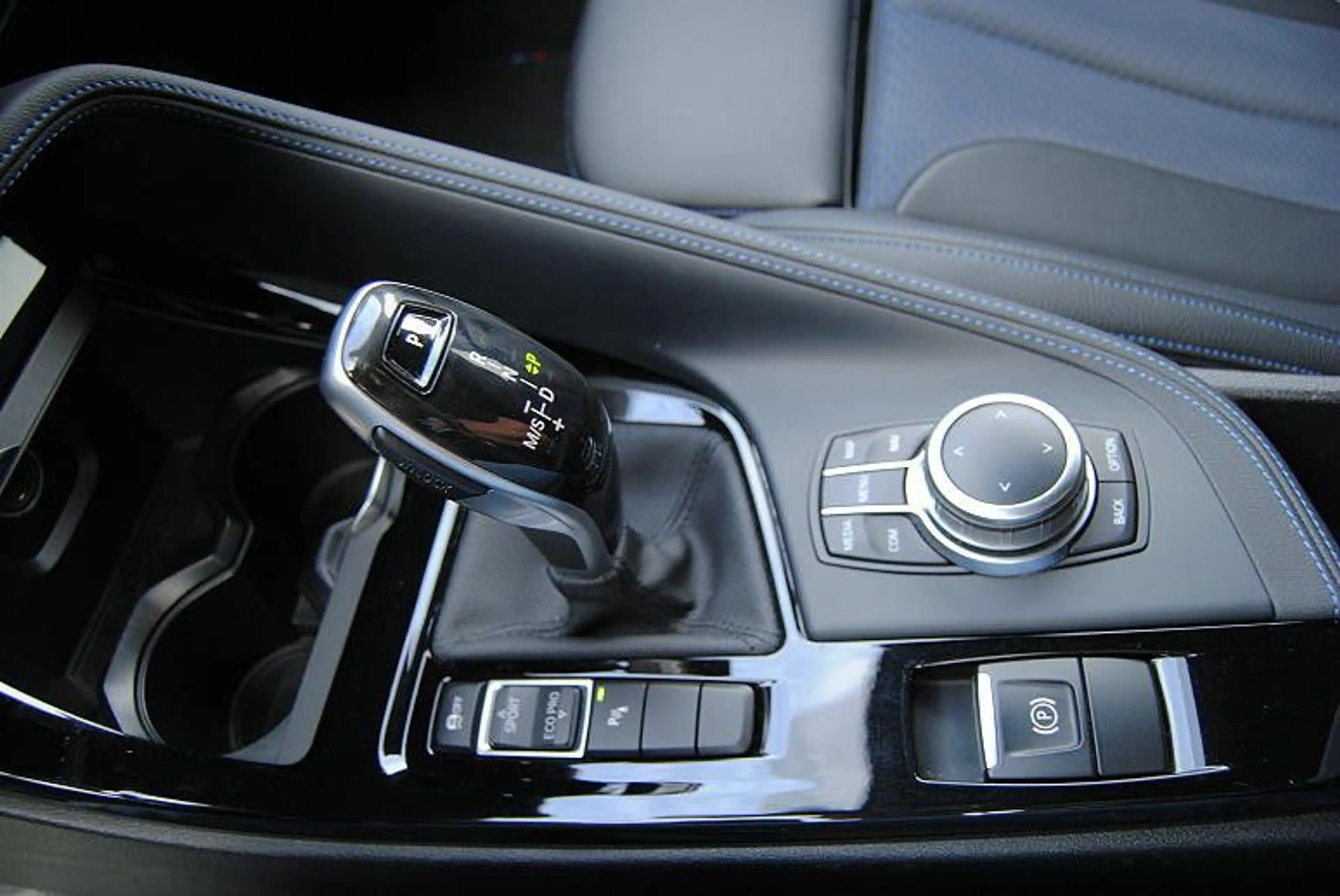 BMW X2 sDrive18d A M Sport.HUD.Kamera.DAB.8xRäder — photo 12