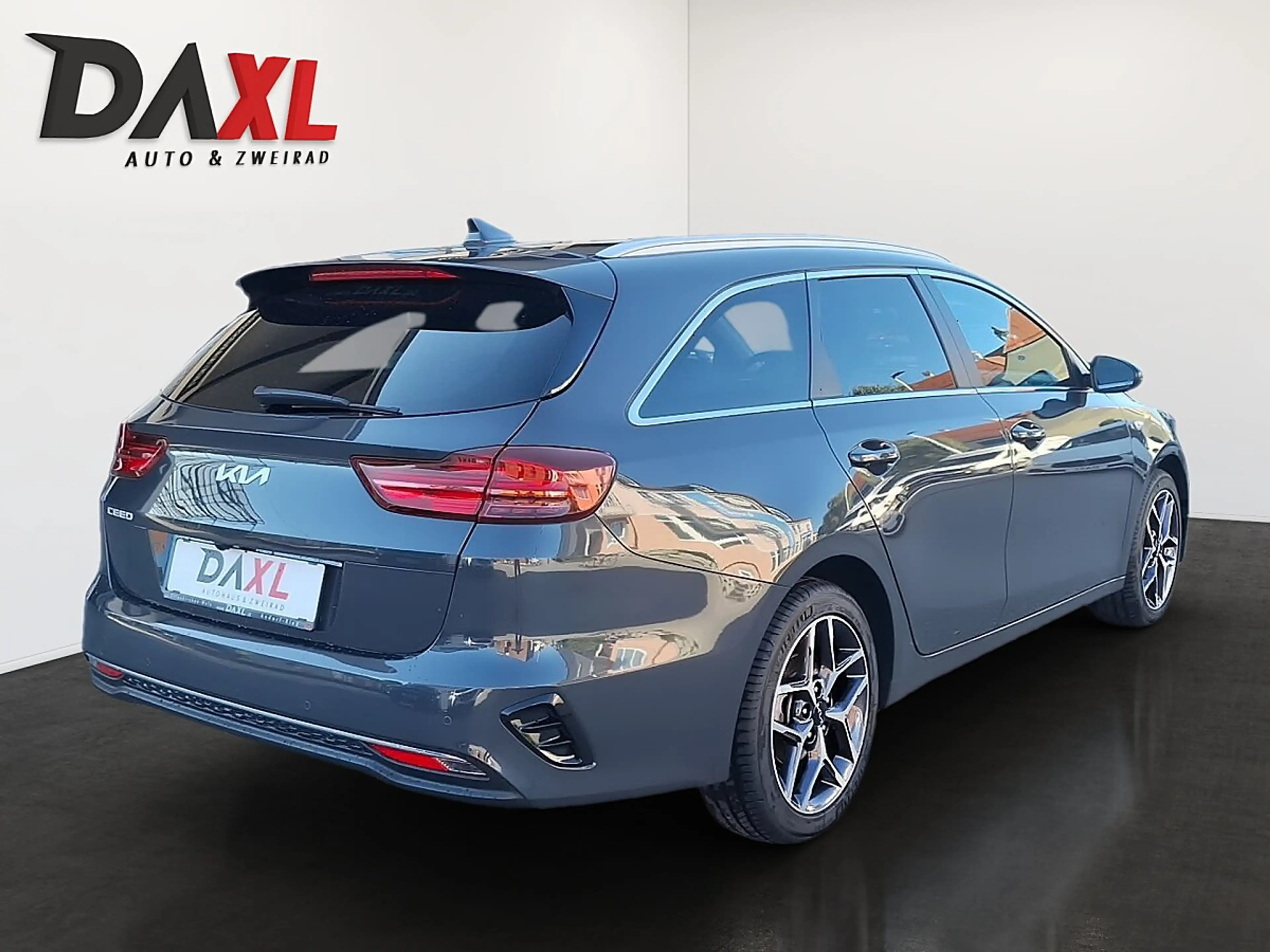 Kia Ceed SW / cee'd SW ceed SW 1,0 T-GDI GPF ISG Silber — photo 5