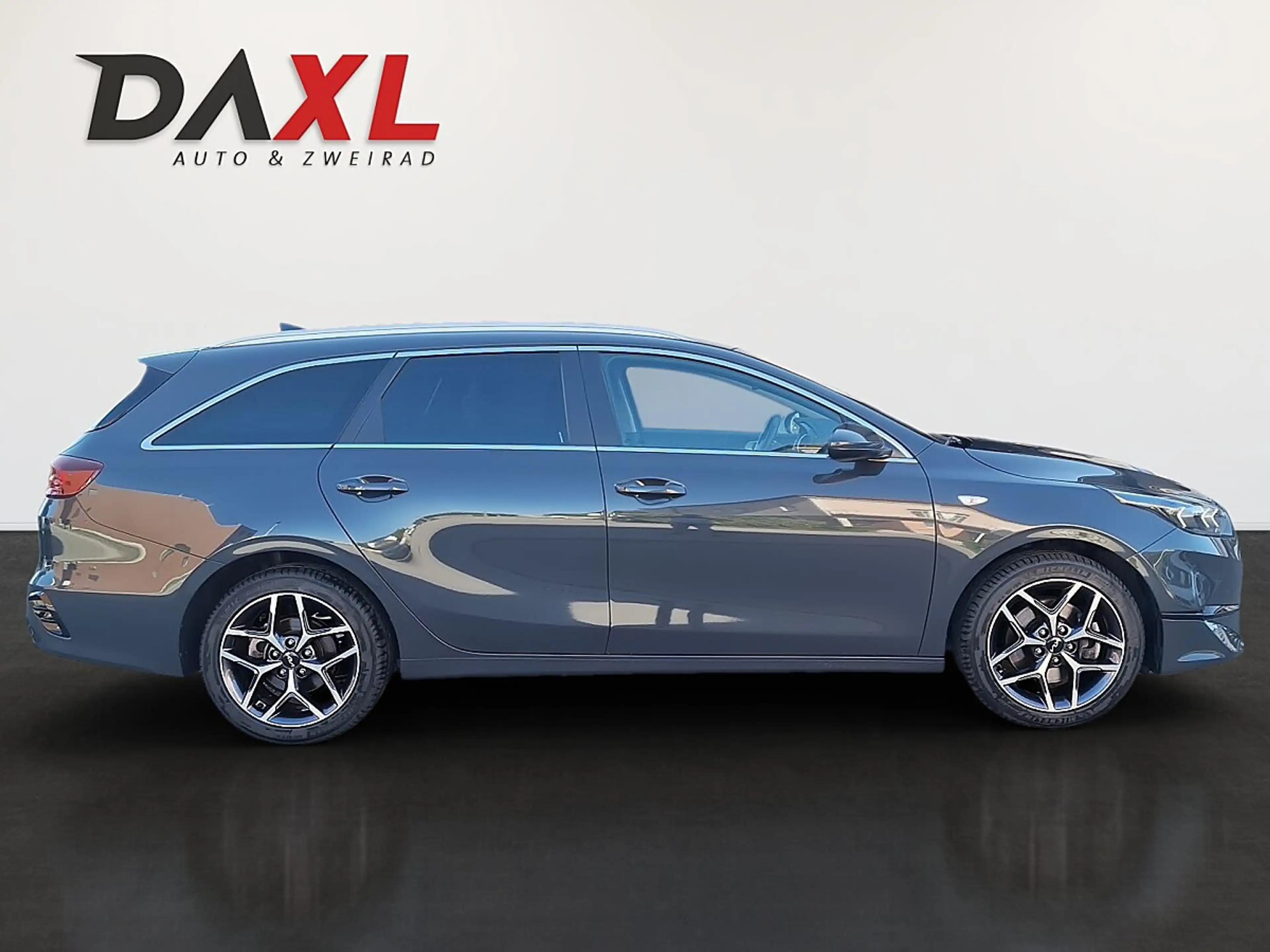 Kia Ceed SW / cee'd SW ceed SW 1,0 T-GDI GPF ISG Silber — photo 4
