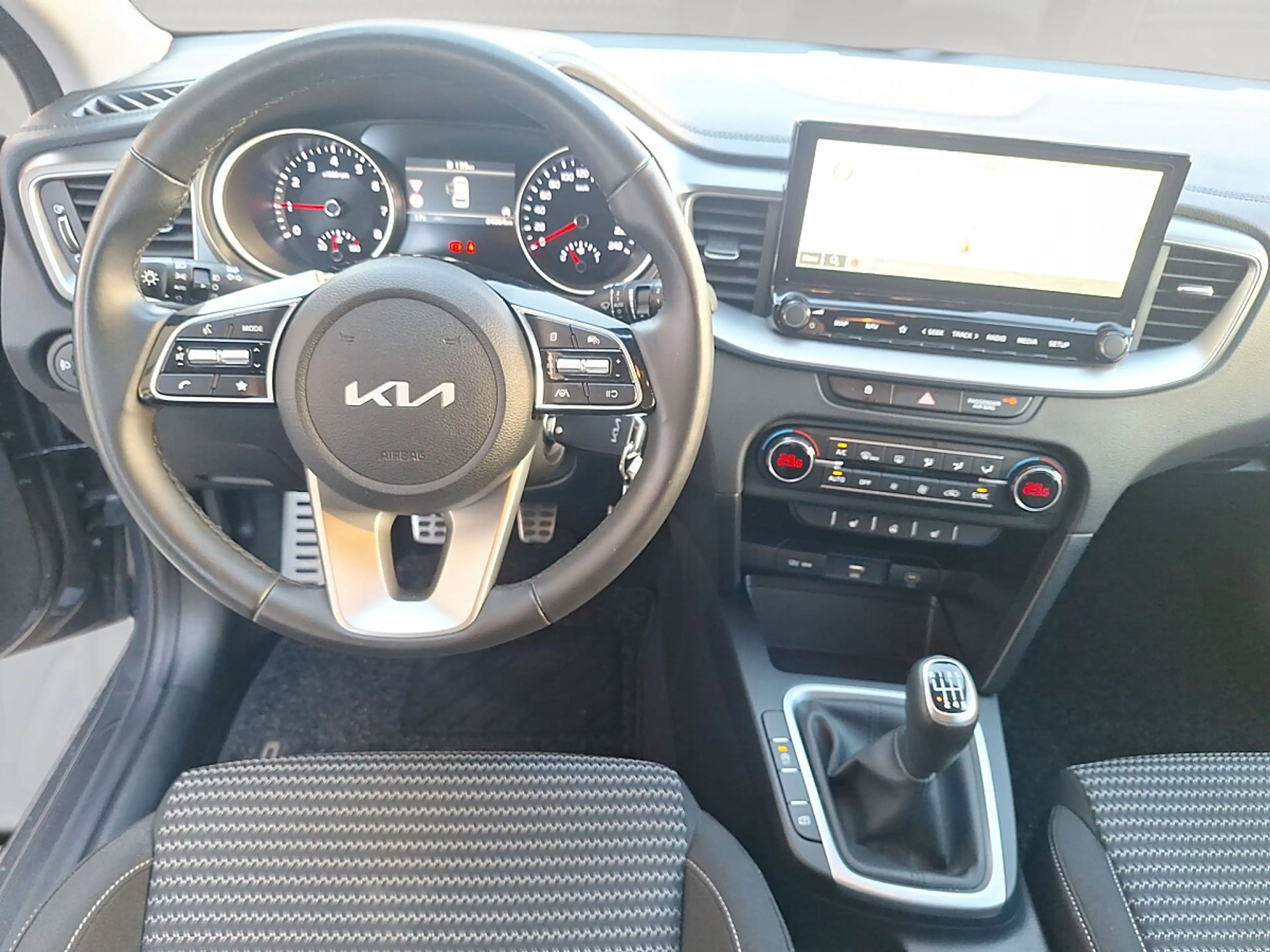 Kia Ceed SW / cee'd SW ceed SW 1,0 T-GDI GPF ISG Silber — photo 9