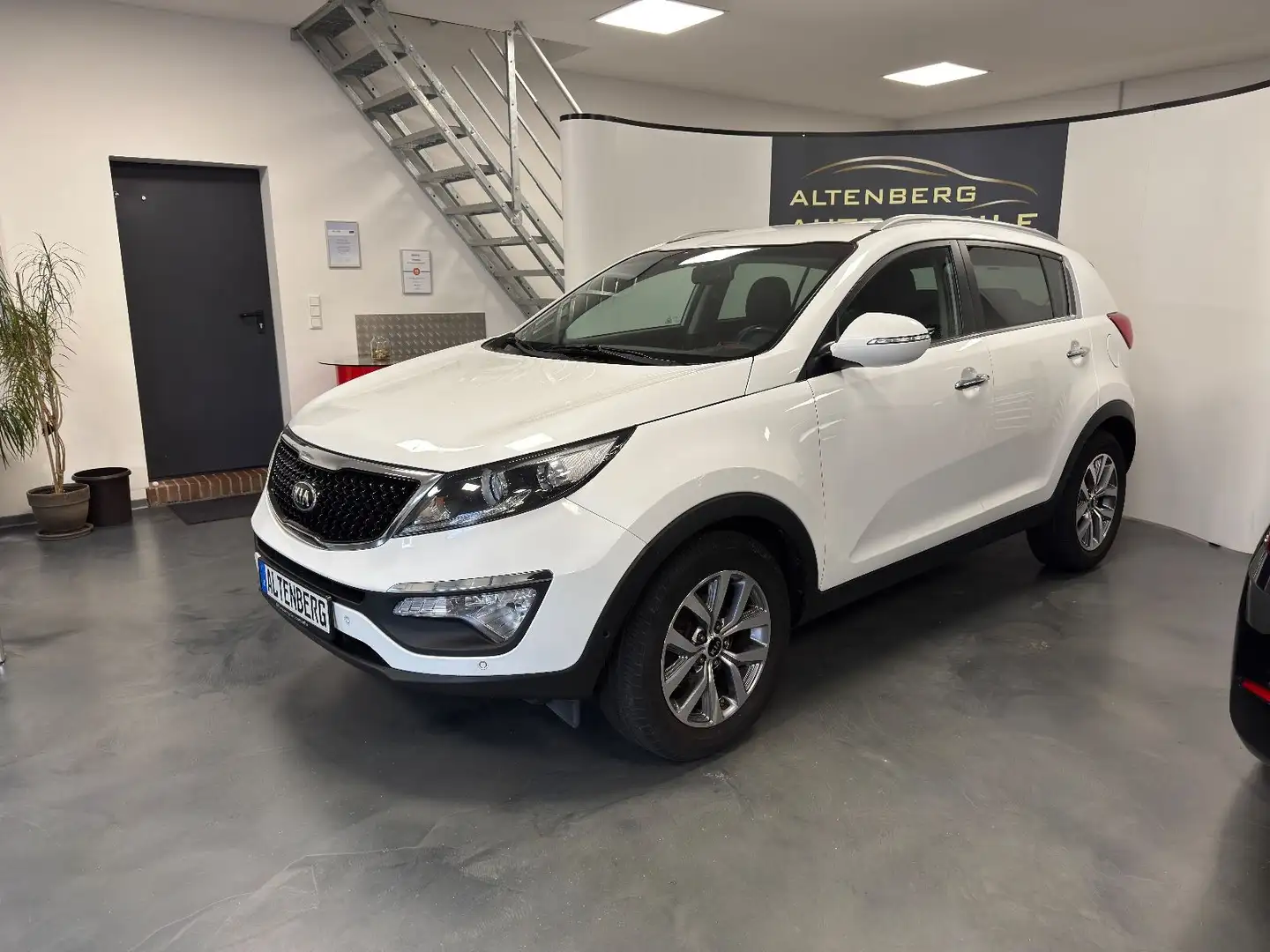 Kia Sportage Dream Team Kamera Navi Sitzhzg.-V+H PDC Weiß - 2