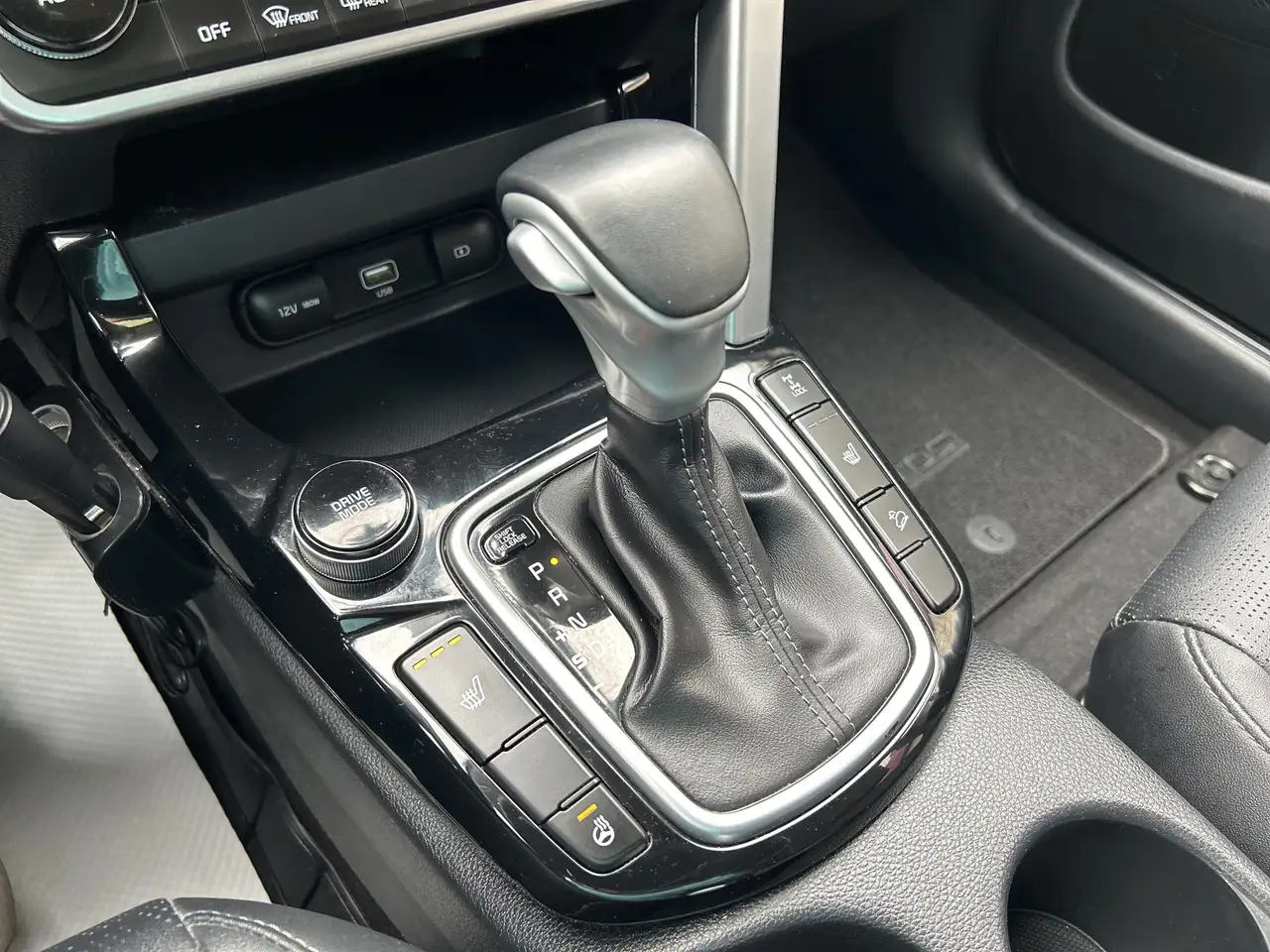 Kia Seltos снимка Kia Seltos