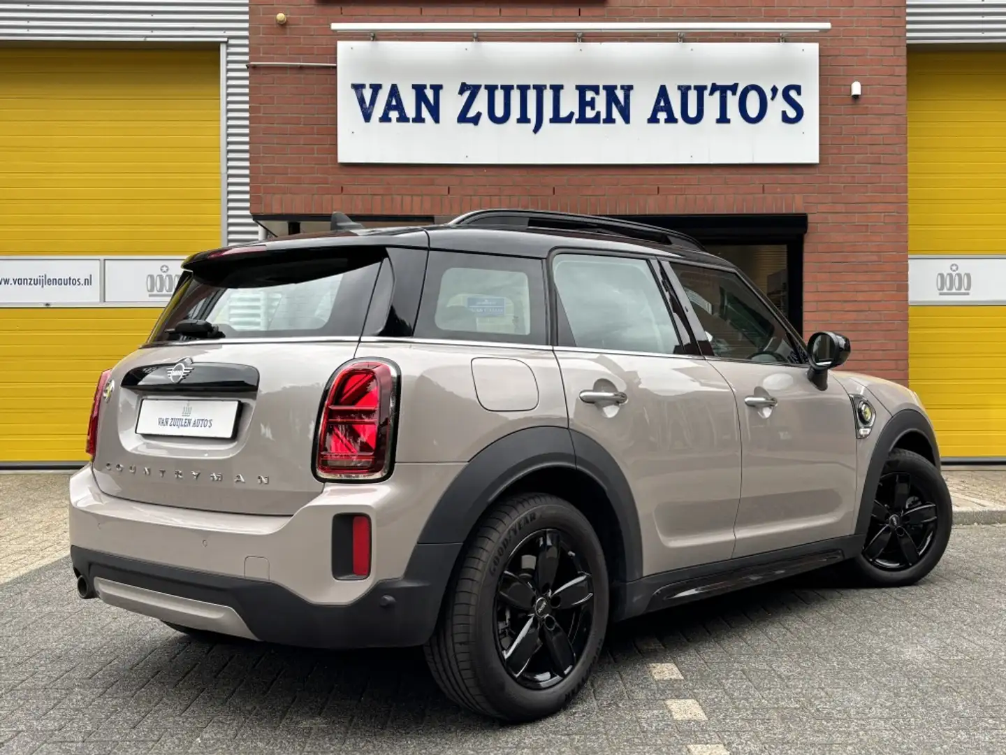MINI Cooper SE Countryman 2.0 ALL4 Panorama Black Pack Dakrails Sportstoelen Czarny - 2