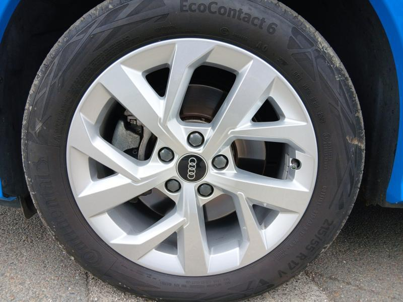 Audi Q2 S-line 35 TDI s-tronic — photo 7
