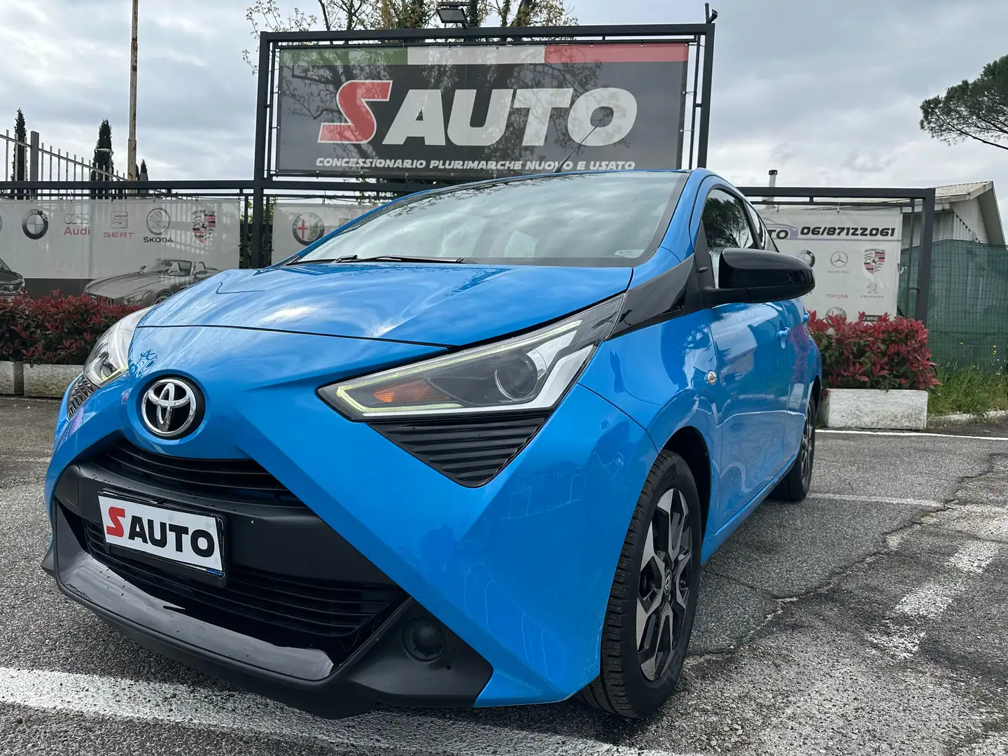Toyota Aygo Aygo 5p 1.0 x-play 72cv Blauw - 1