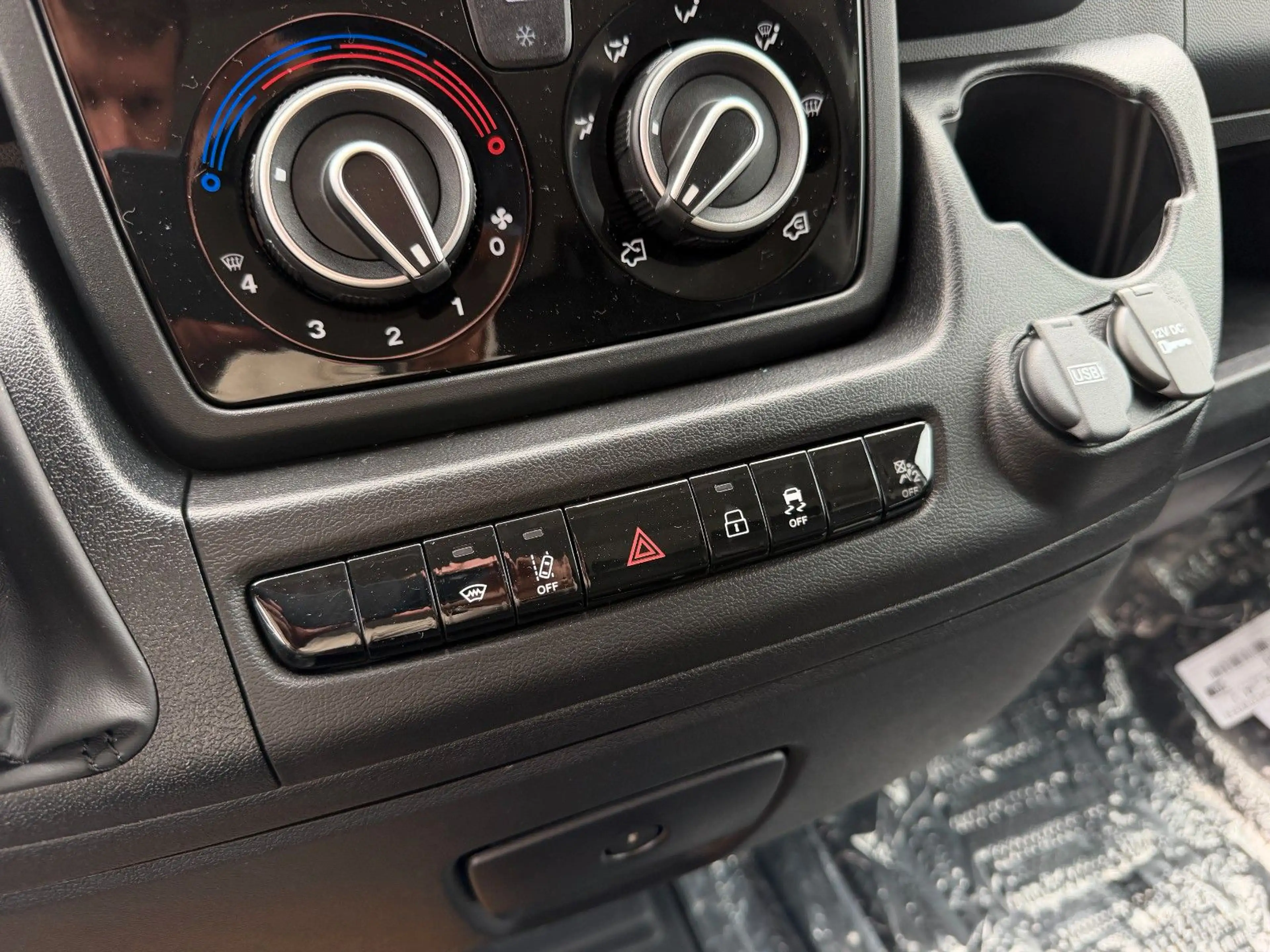 Toyota Proace Max 35 L3H2 2.2 140 WEBASTO+2xTÜREN+BODEN — photo 13