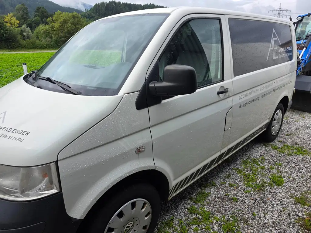 Volkswagen T5 Transporter 2009 из Европы — купить под ключ