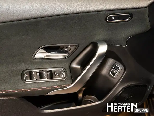 Mercedes-Benz A-Class view 9