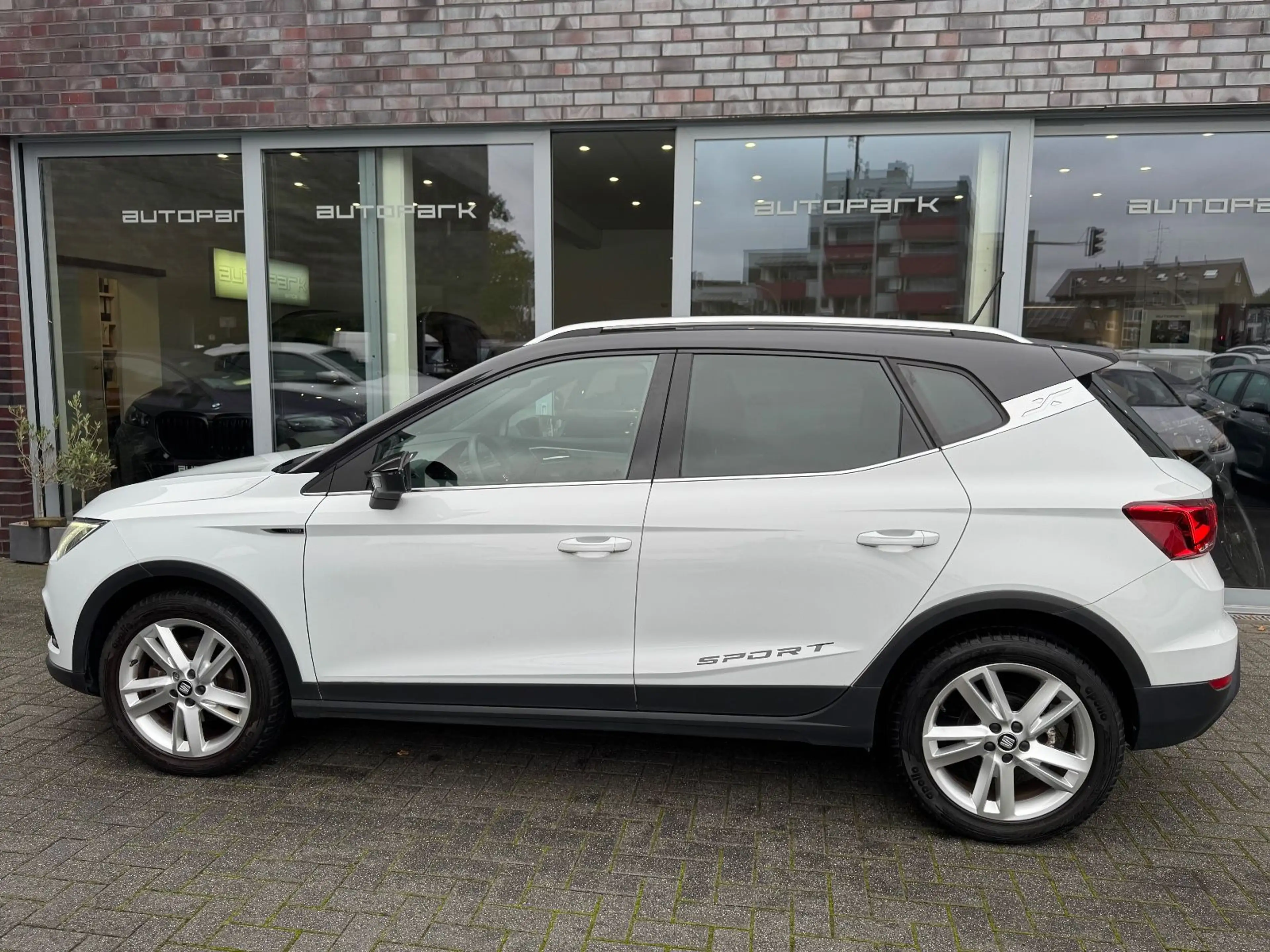 SEAT Arona 1.0 FR BEATS AUTOMATIK NAVI Full Link LED — photo 11