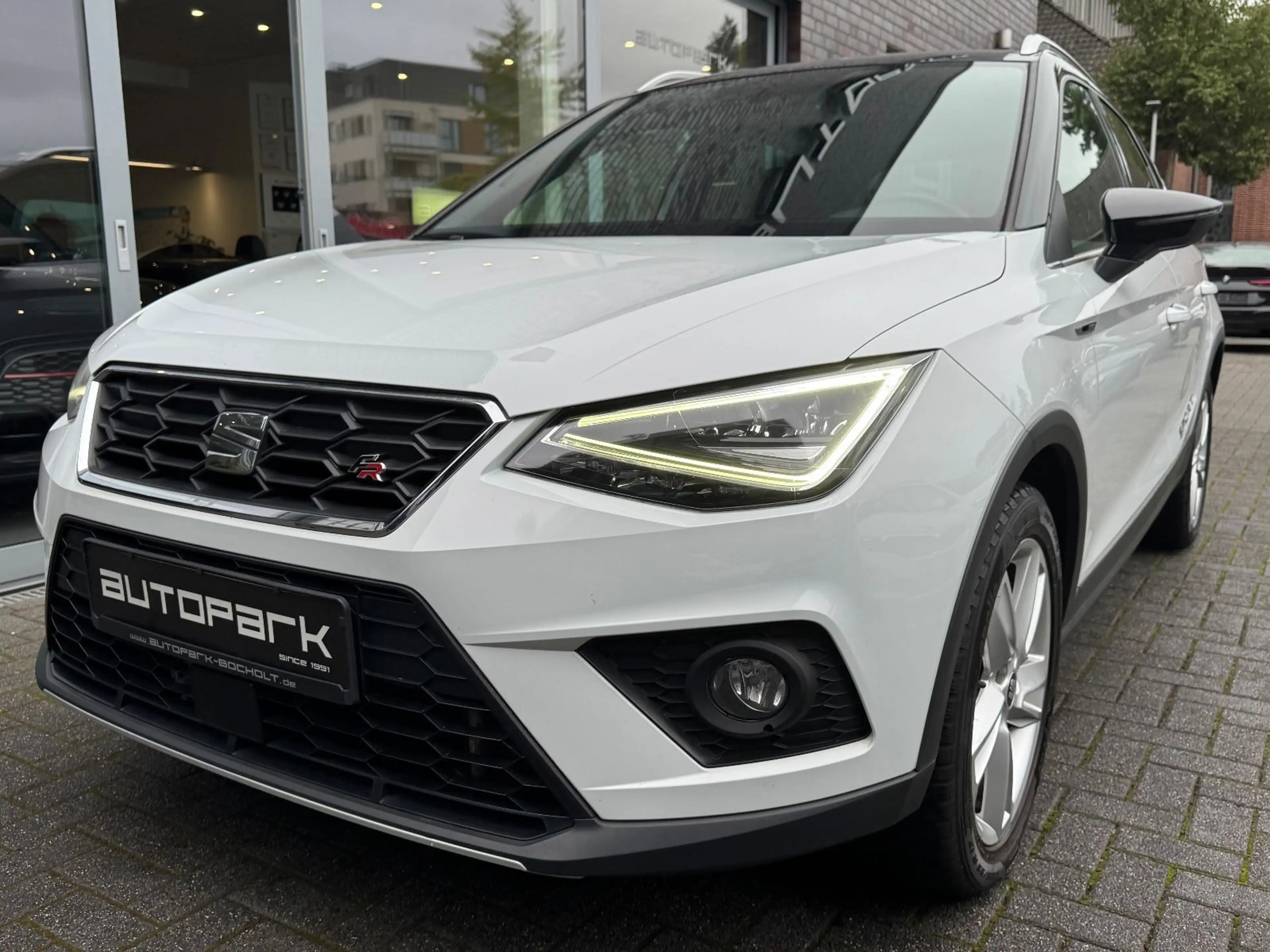 SEAT Arona 1.0 FR BEATS AUTOMATIK NAVI Full Link LED — photo 2